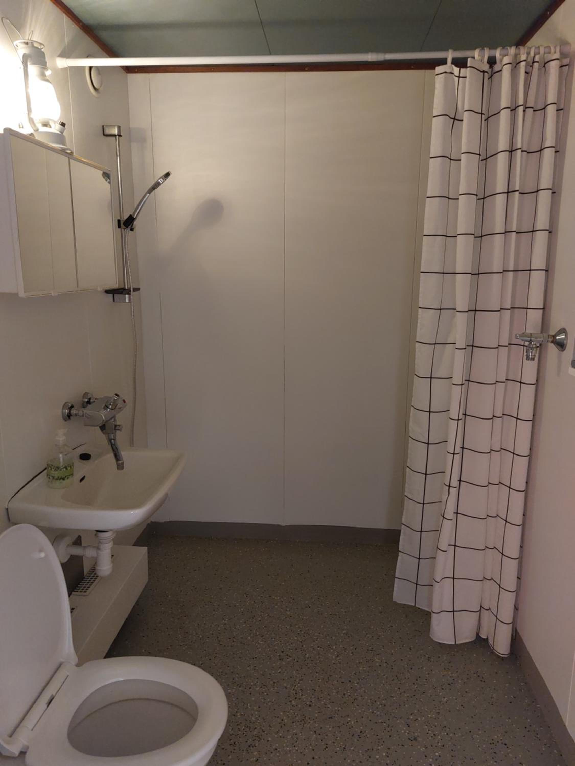One-Bedroom Apartment photo 2