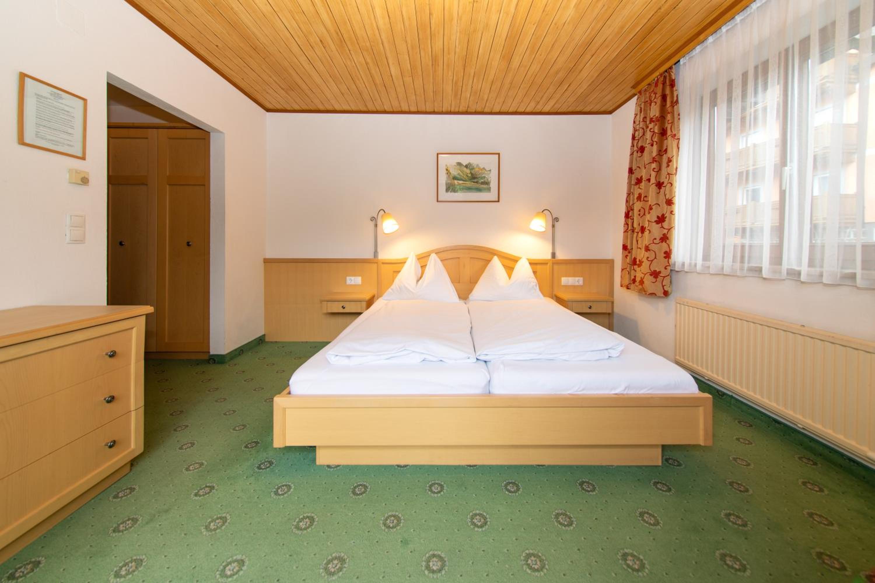 Double Room - Photo 1