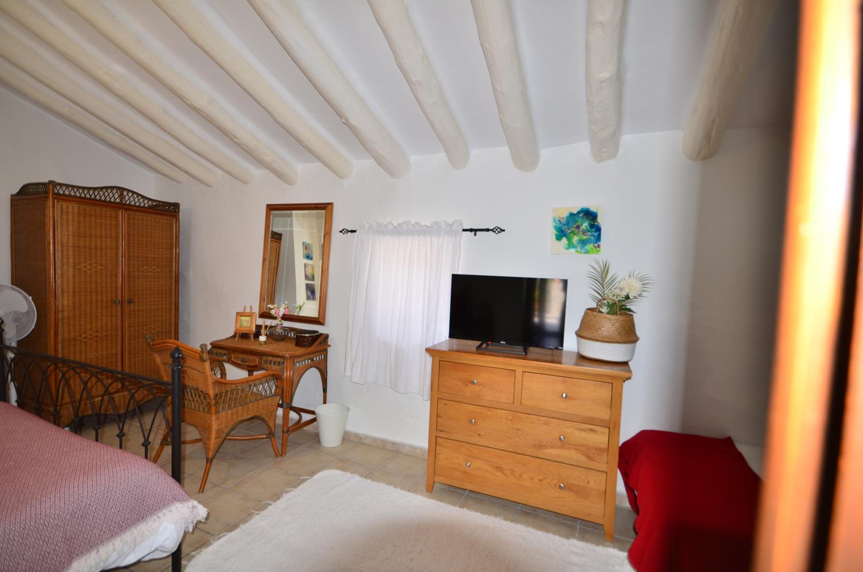 Triple Room With Shared Bathroom photo 2