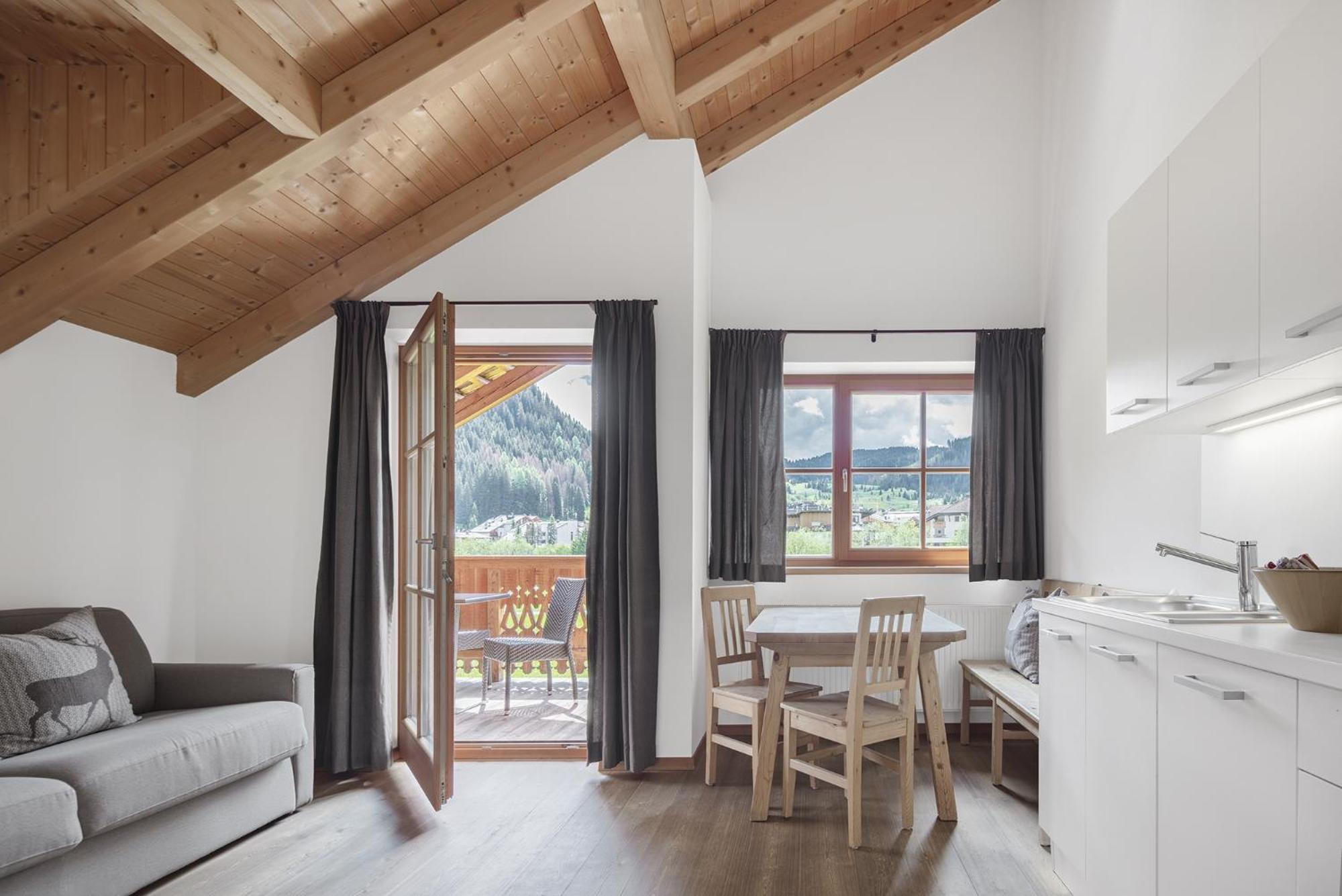 One-Bedroom Apartment with View photo 3