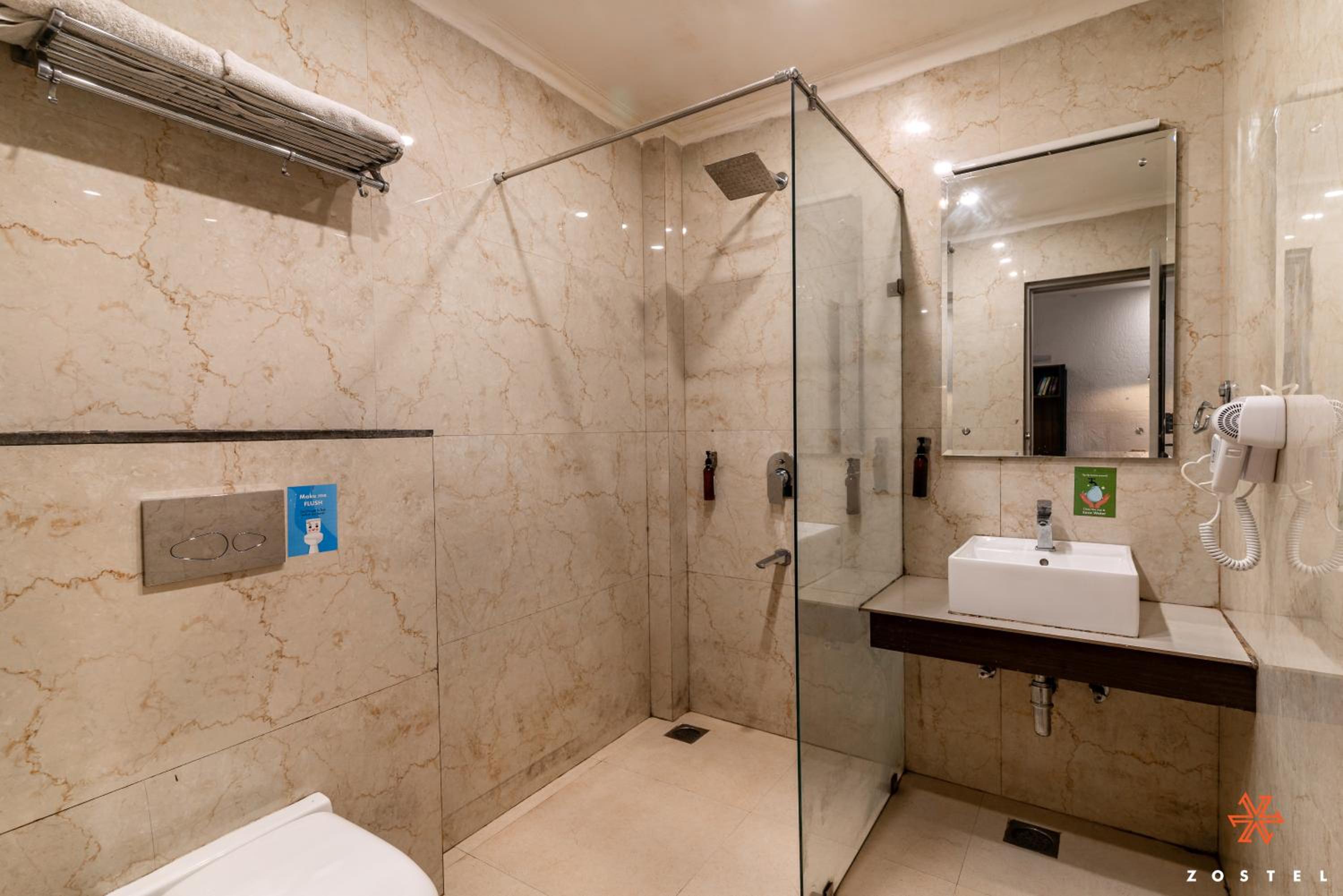 Deluxe Private Room (without balcony) - Photo 4