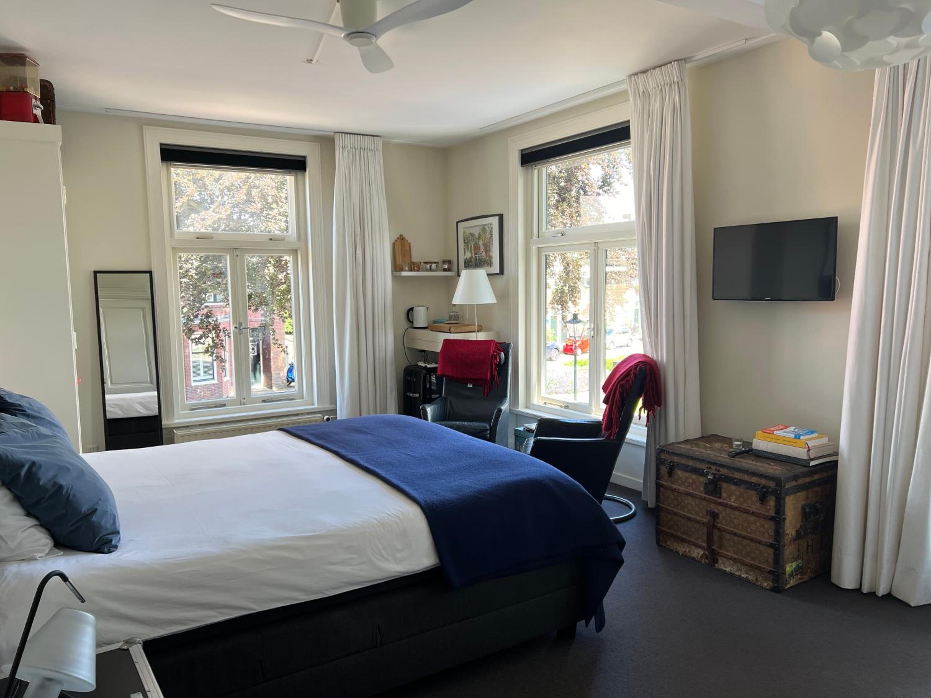 Deluxe King Room - Photo 1