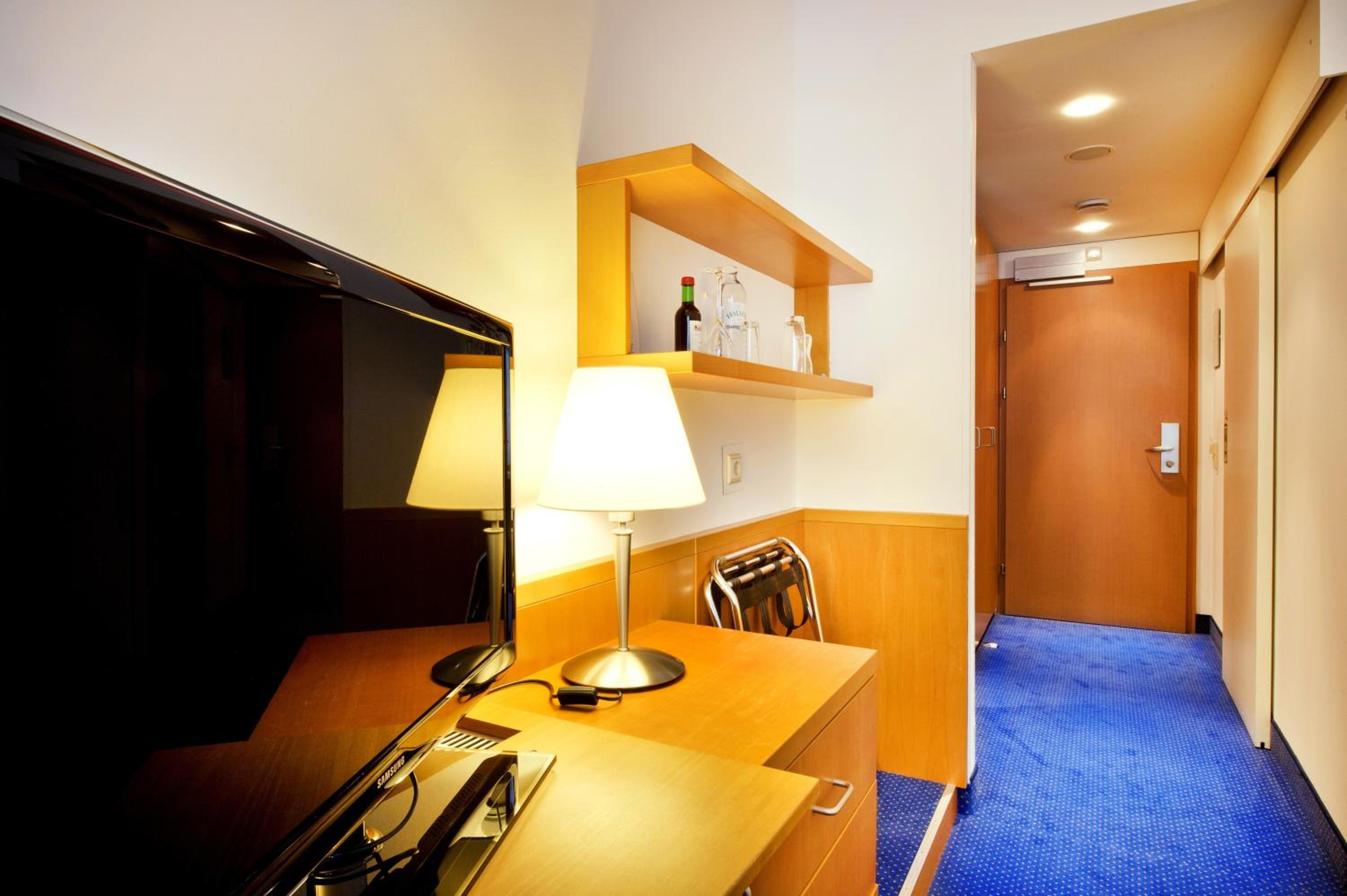Single Room photo 3