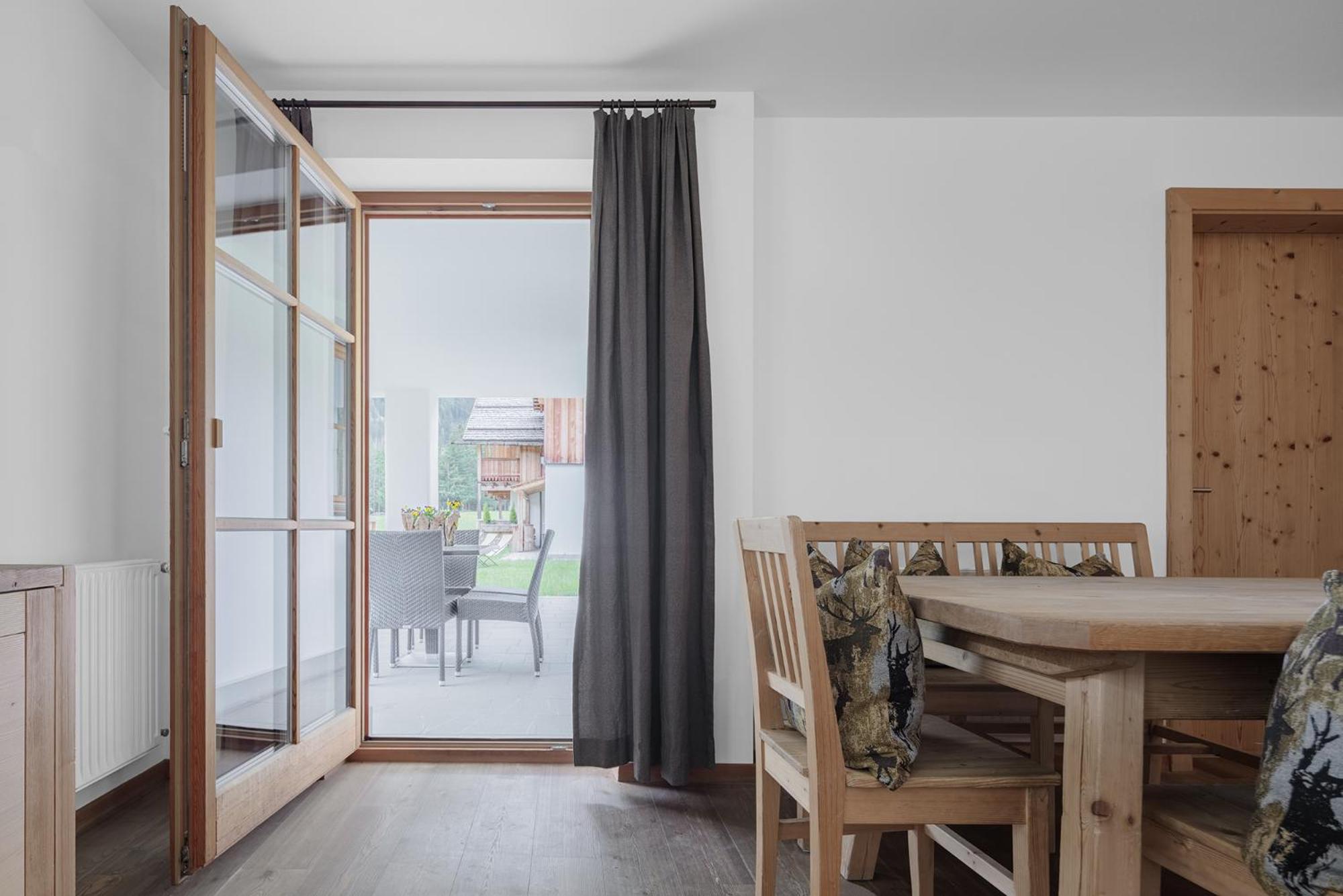 One-Bedroom Apartment with View photo 2