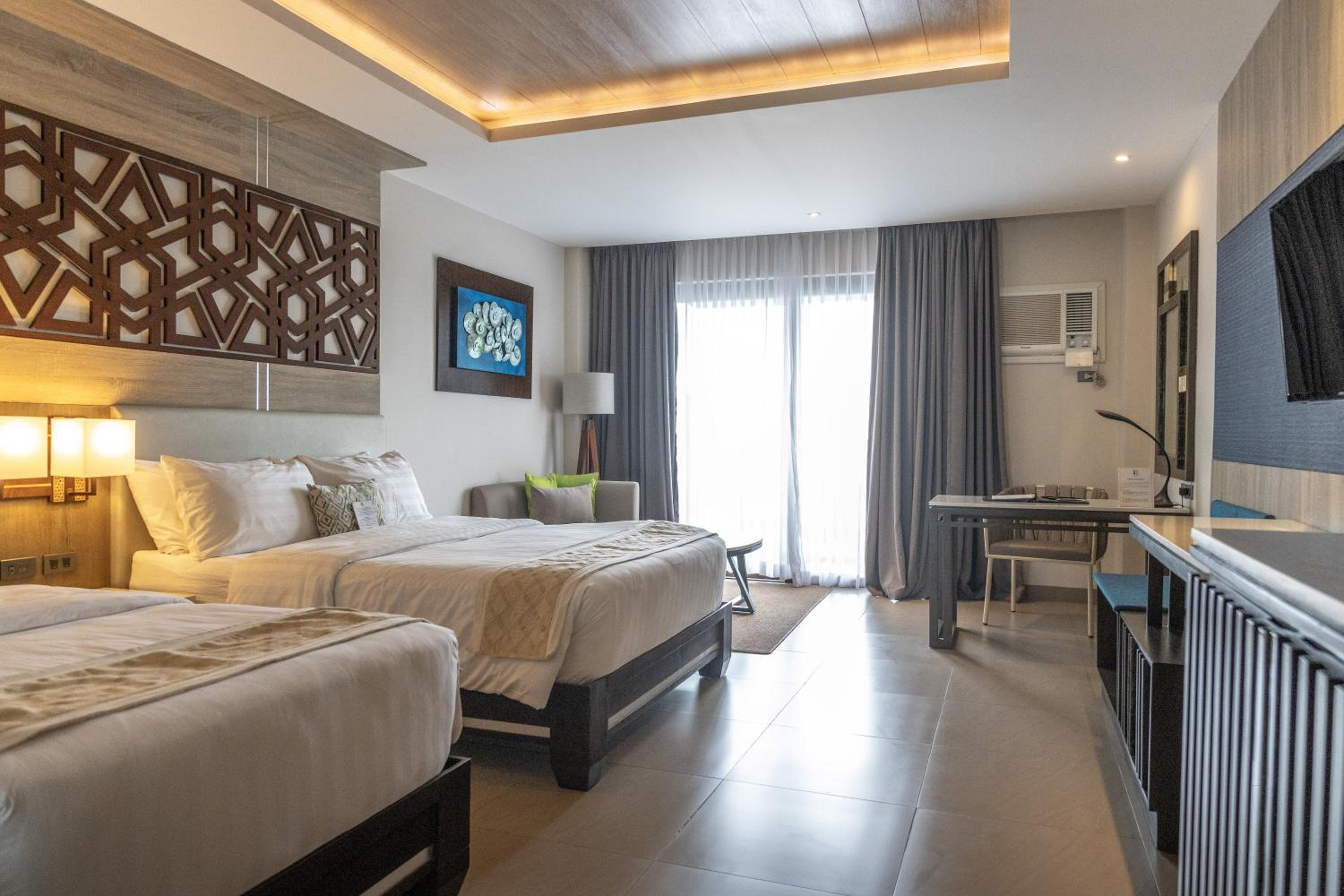 Double Room with Pool View photo 2
