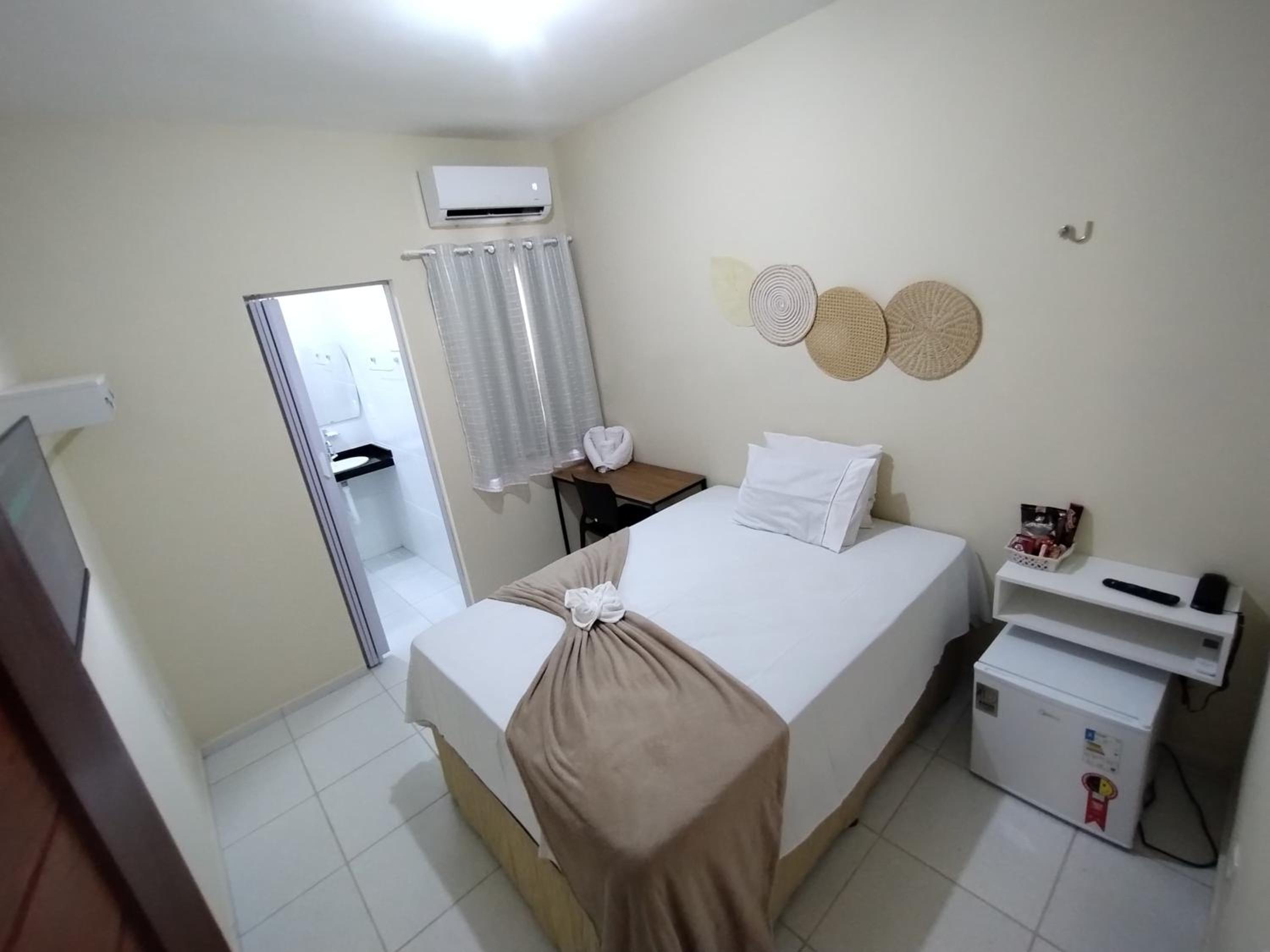 Large Double or Twin Room photo 1