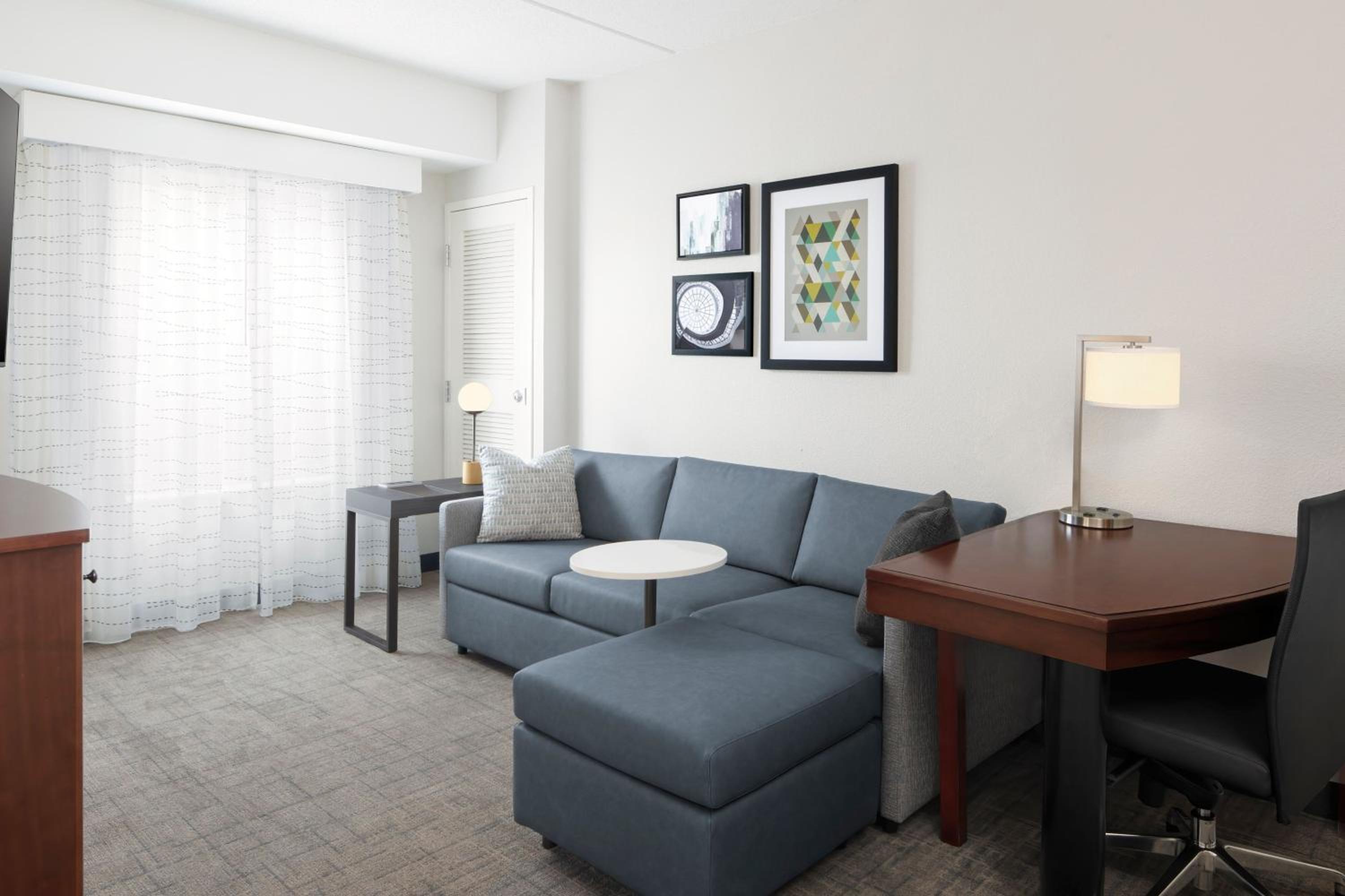 Two-Bedroom Suite - Photo 2