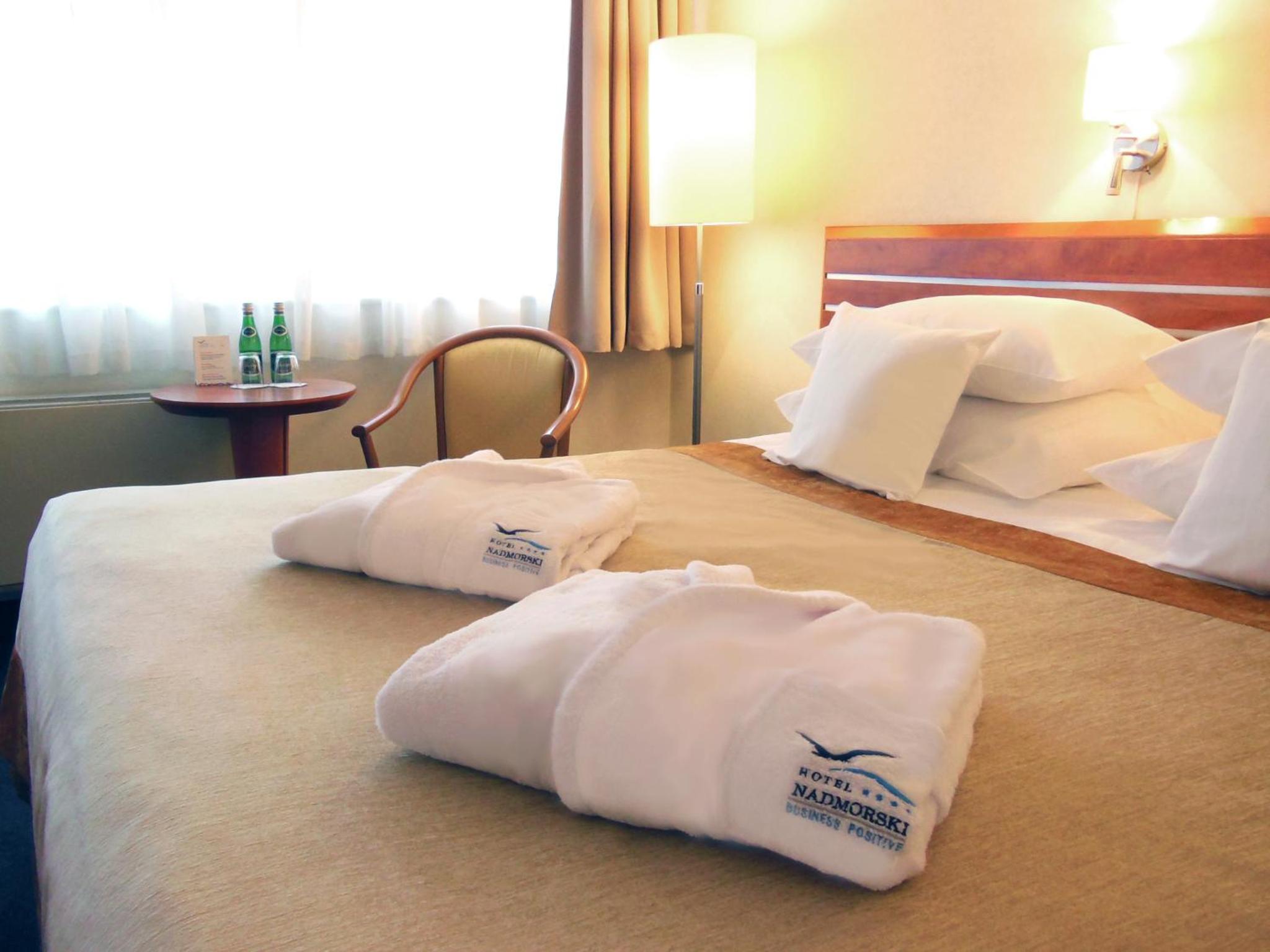 Business Double Room - Photo 6