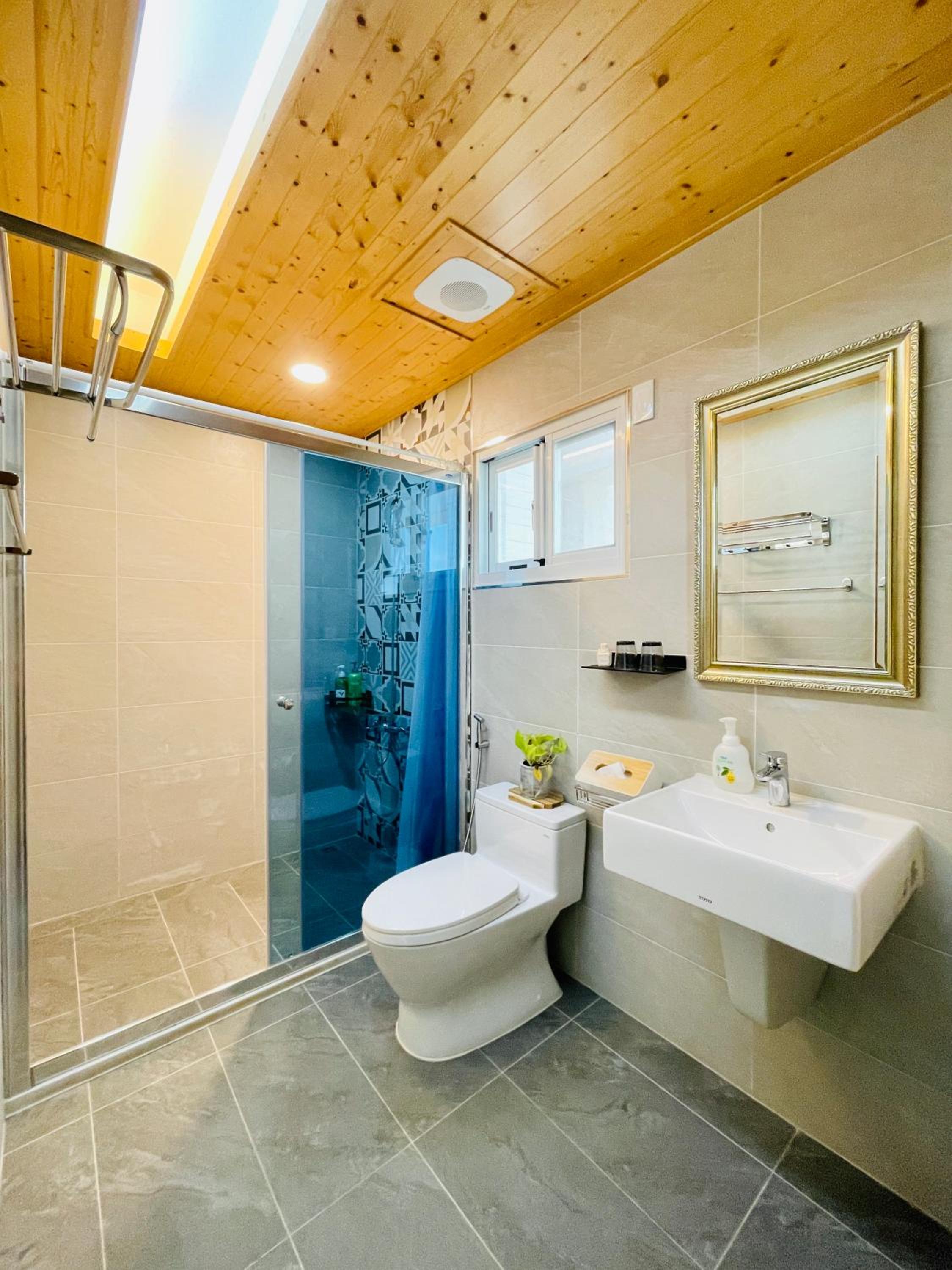 Deluxe Double Room with Balcony photo 2