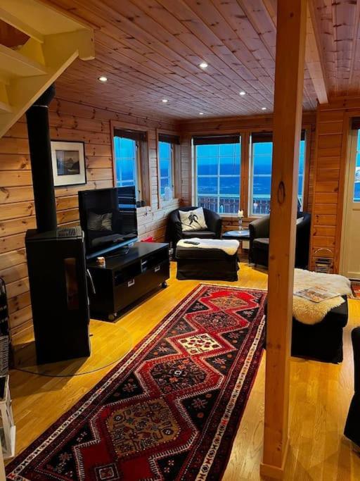 Three-Bedroom House photo 1