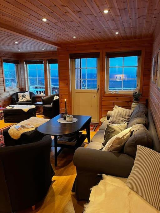 Three-Bedroom House photo 2