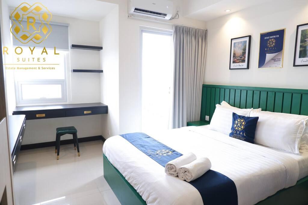Studio Apartment with Balcony