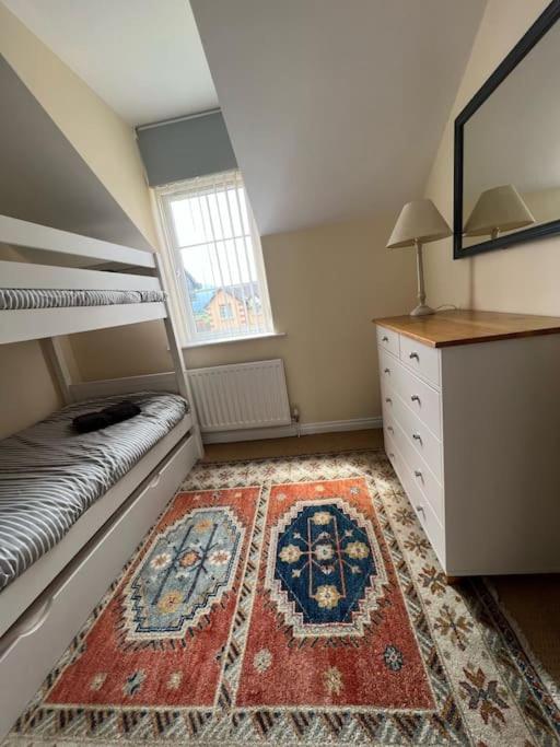 Three-Bedroom House photo 2