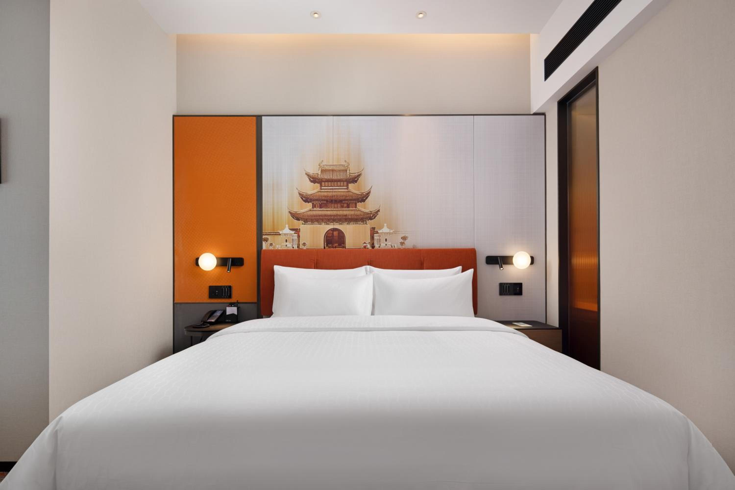 Deluxe Queen Room photo 3