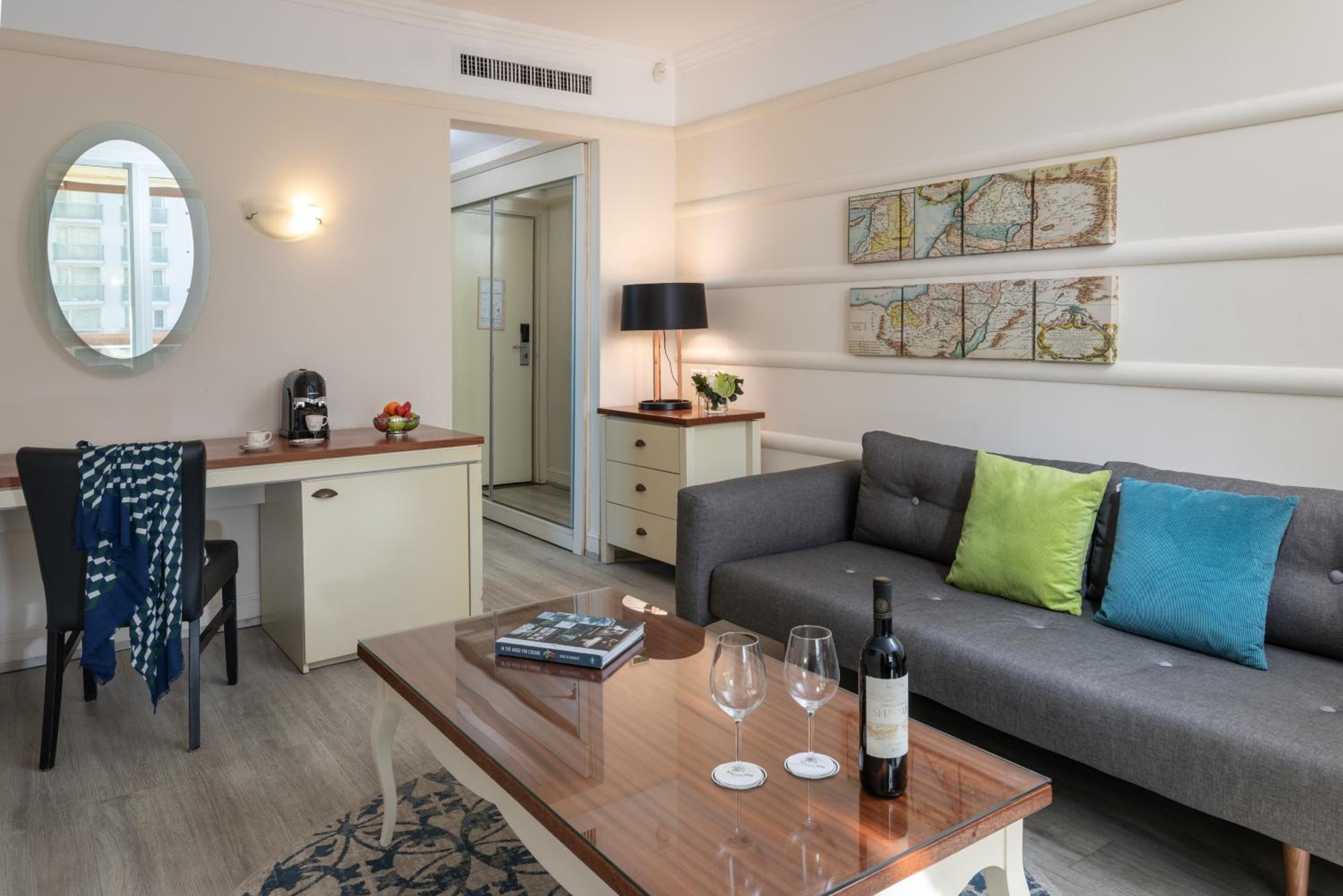Deluxe Suite