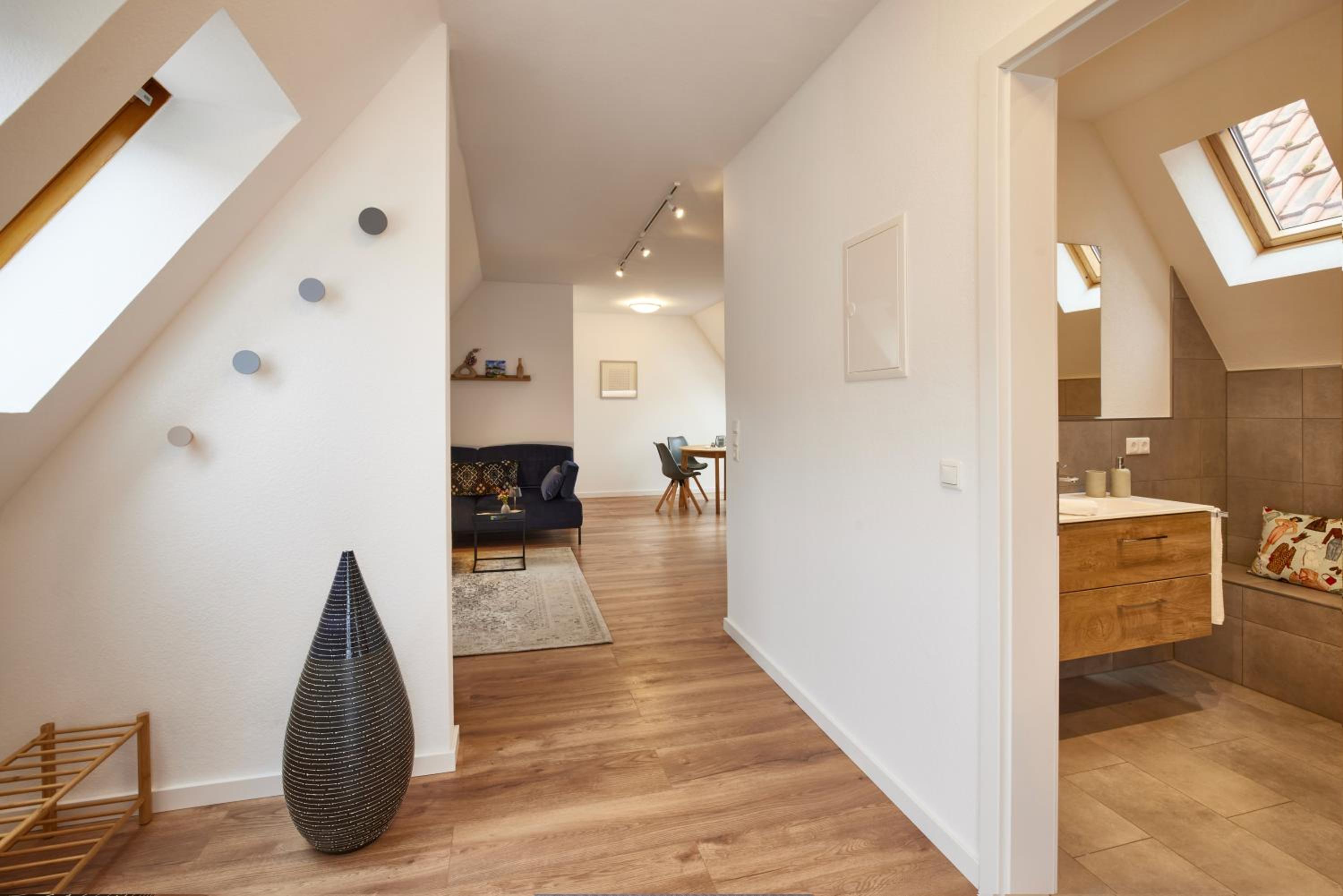 One-Bedroom Apartment photo 1