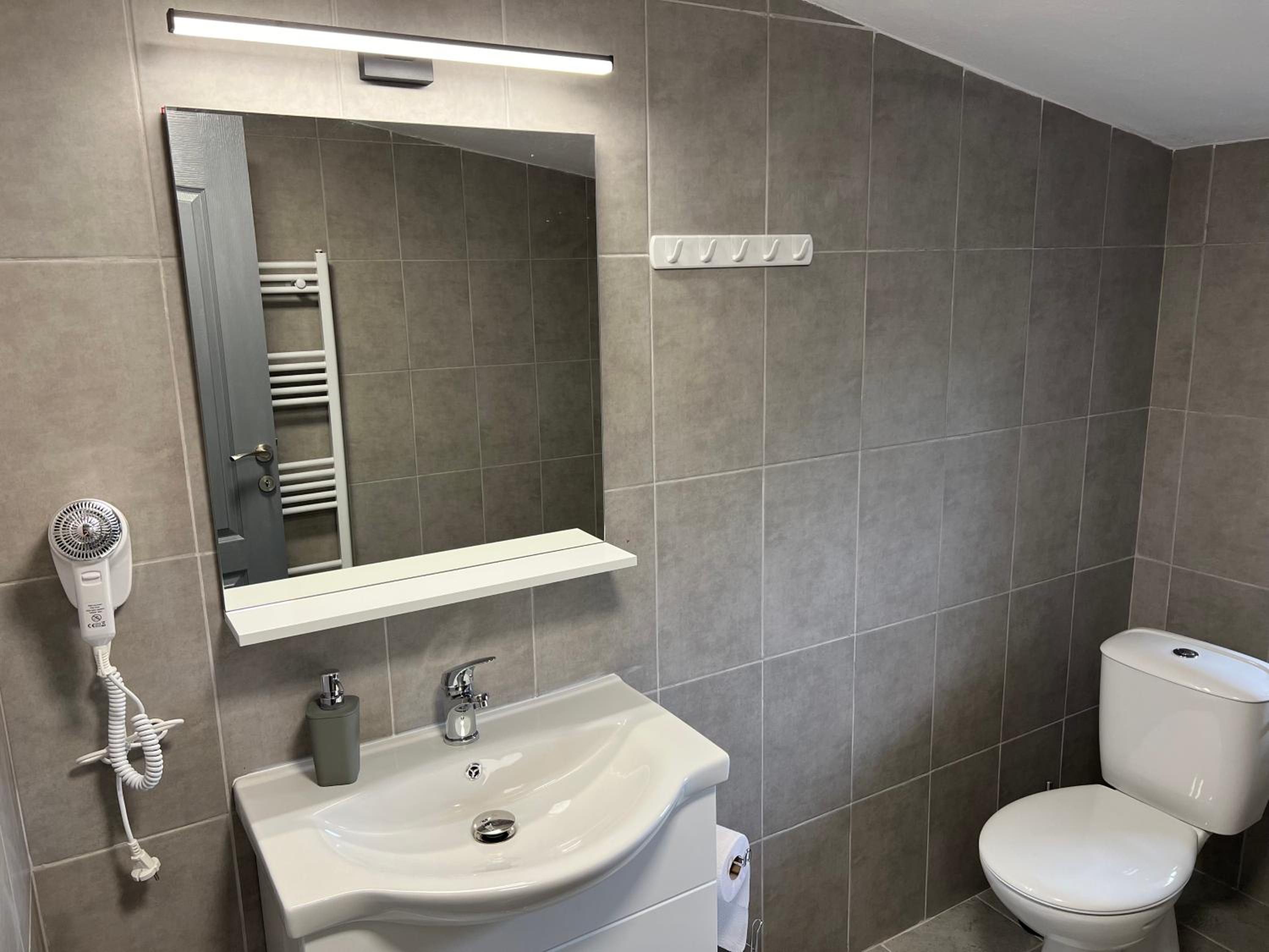 Large Double Room photo 3