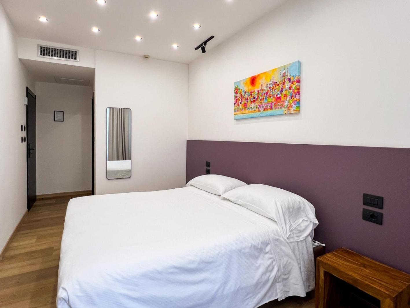 Double or Twin Room - Photo 3