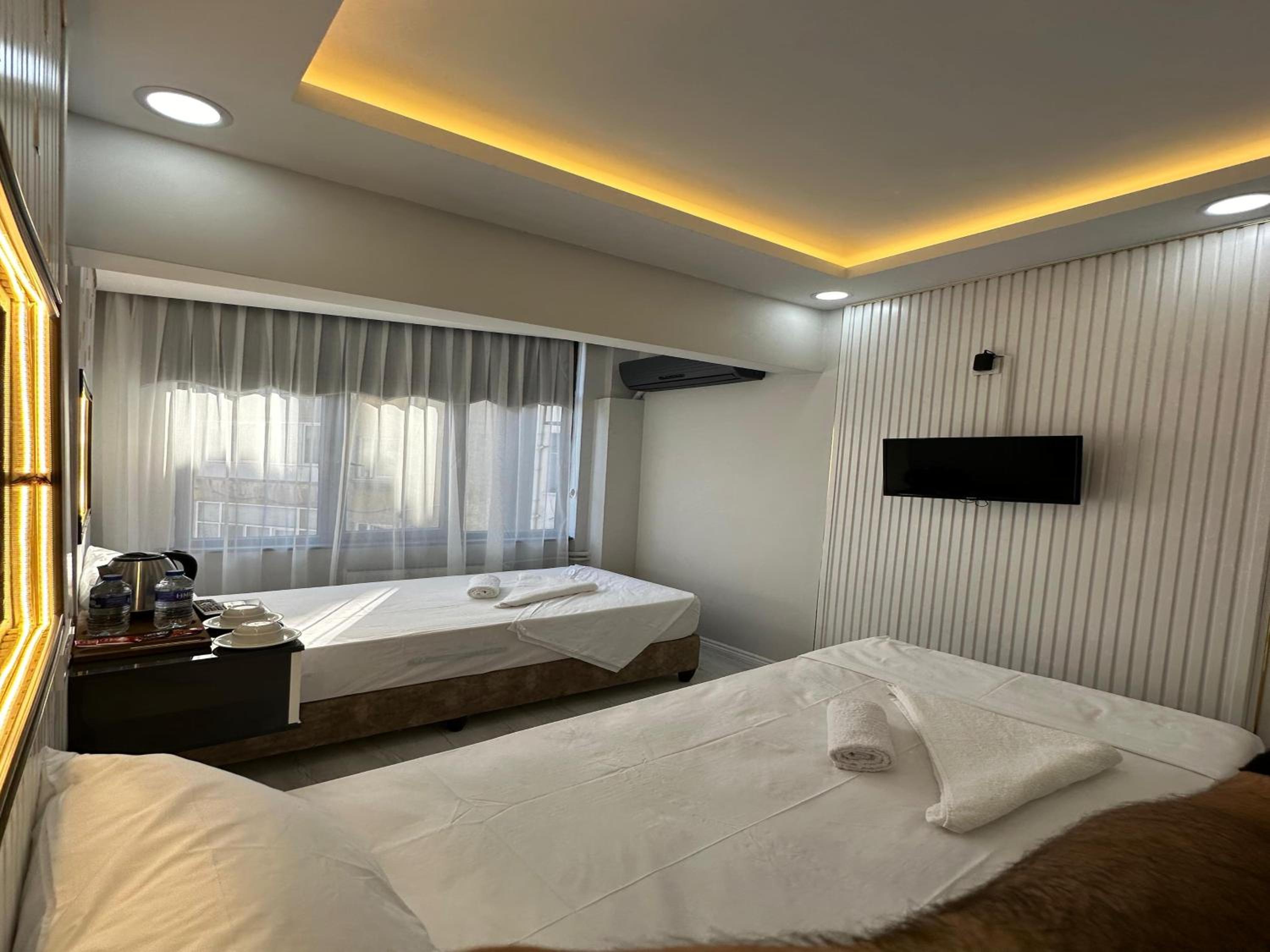 Deluxe Twin Room photo 3