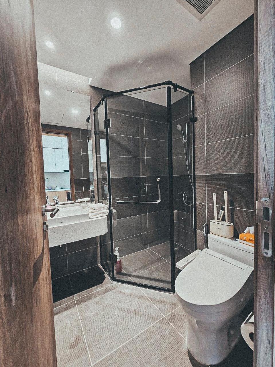 Studio Apartment photo 2