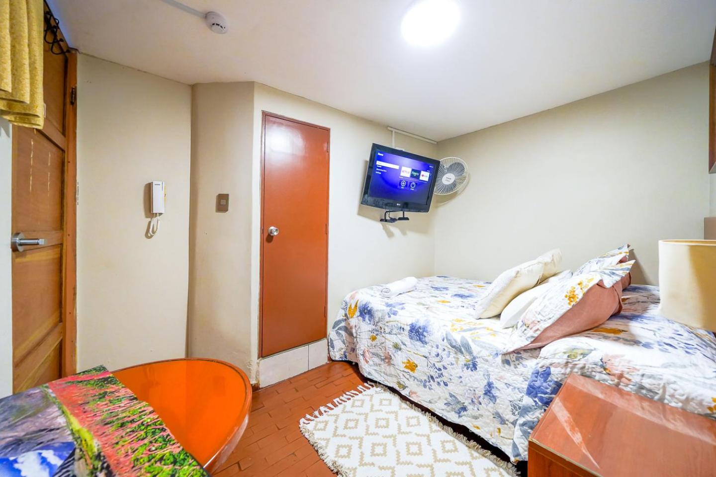 Small Single Room photo 2