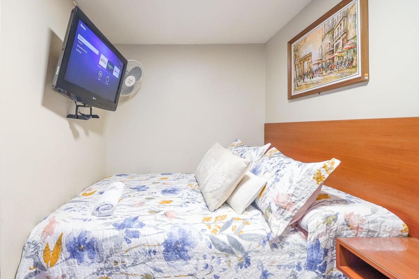 Small Single Room photo 1
