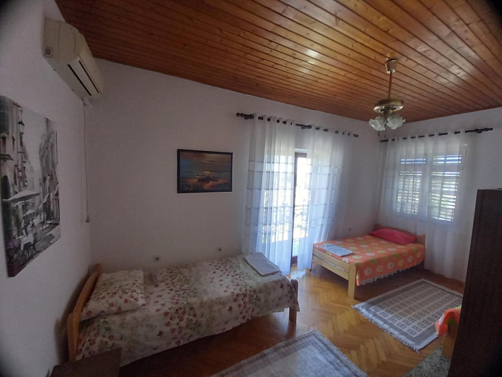 Quadruple Room with Private Bathroom