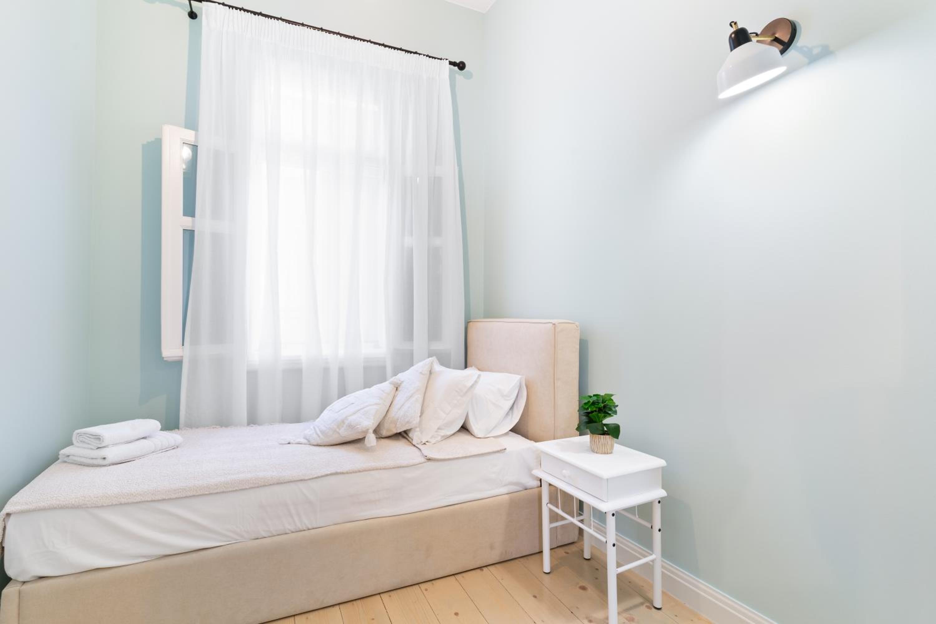 Two-Bedroom Apartment with Balcony photo 3