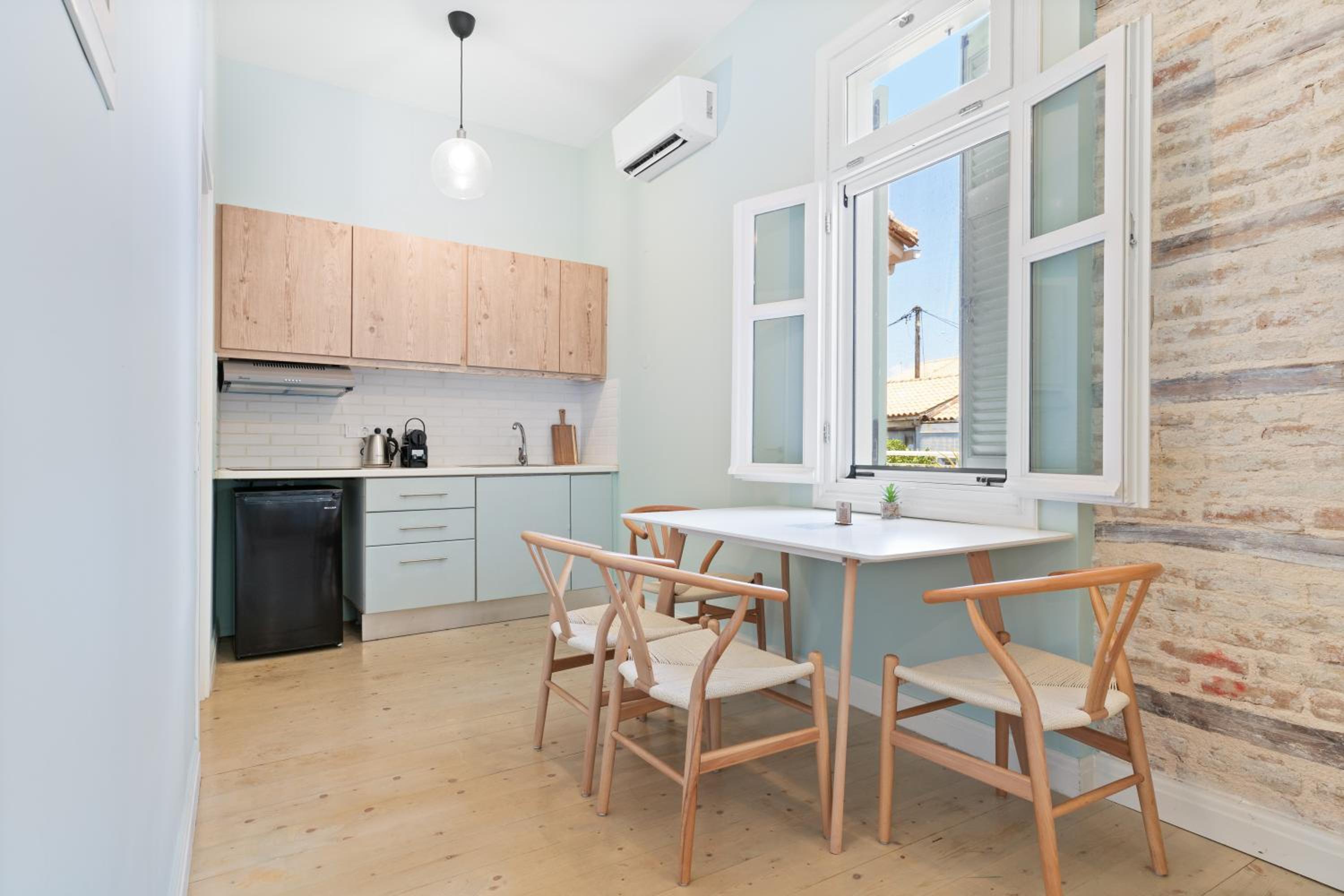 Two-Bedroom Apartment with Balcony photo 2