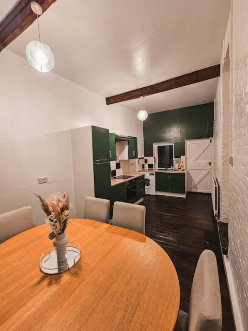 Three-Bedroom Apartment photo 2