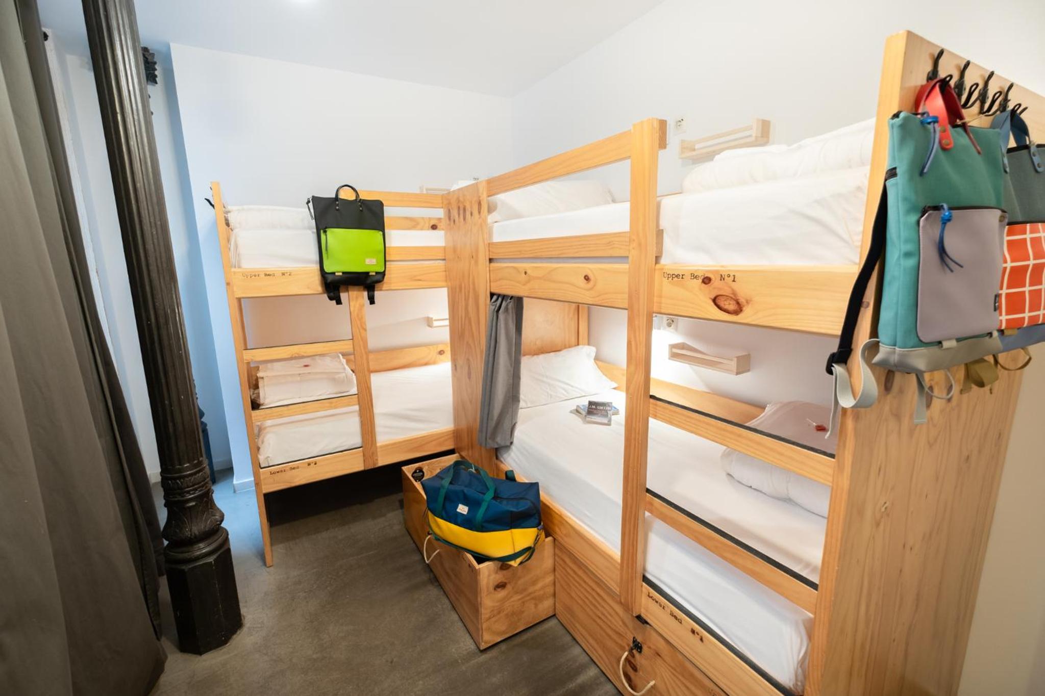 Single Bed in 4-Bed Mixed Dormitory Room with Private Bathroom photo 3