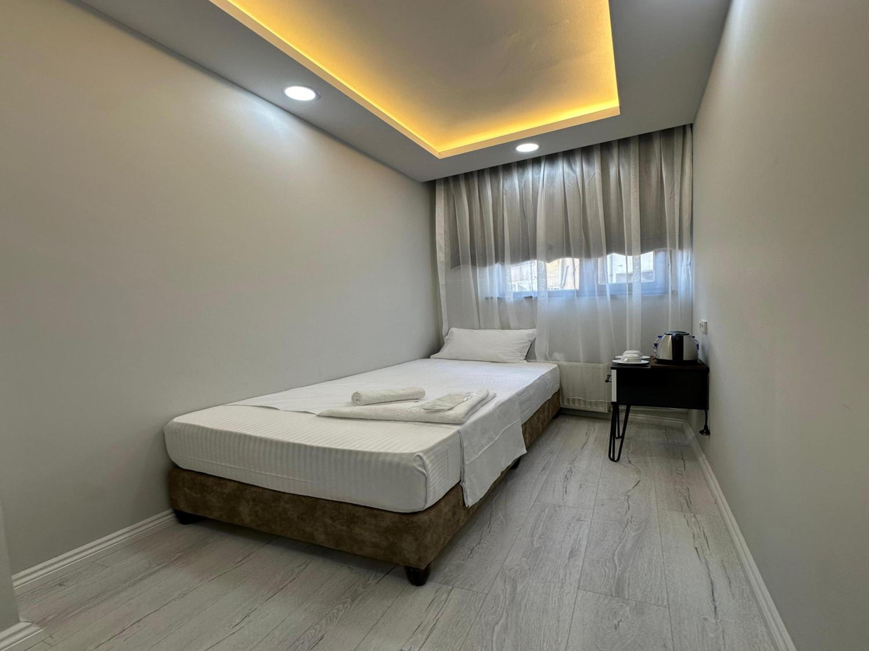 Large Single Room photo 1