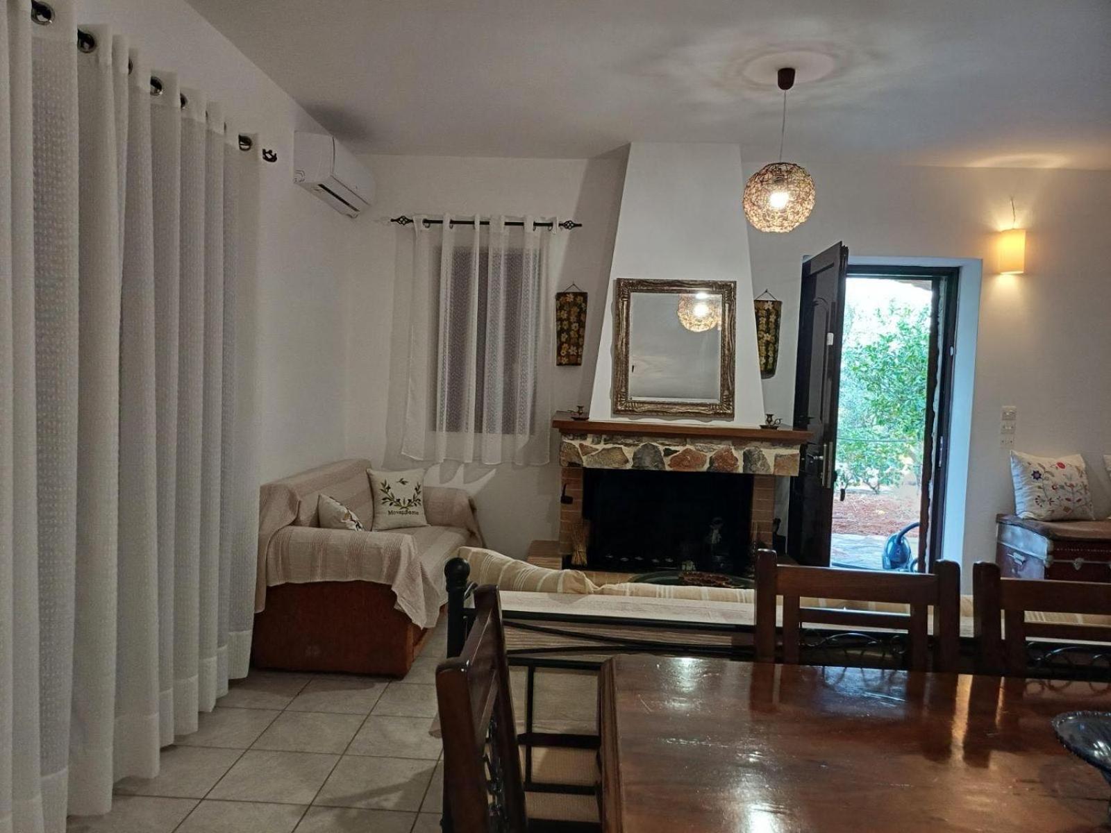 Three-Bedroom House photo 1