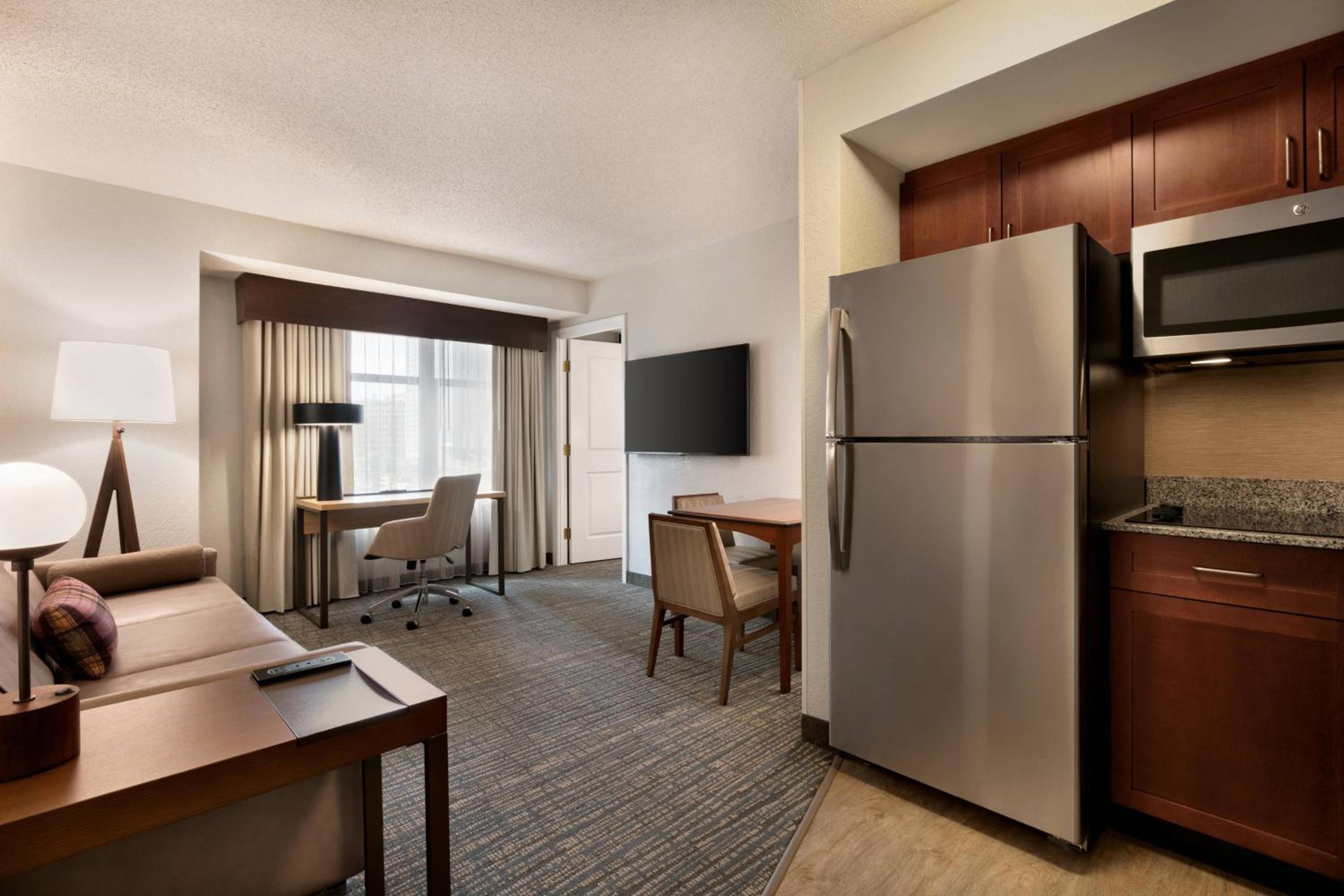 One-Bedroom King Suite with Sofa Bed - Non-Smoking - Photo 5