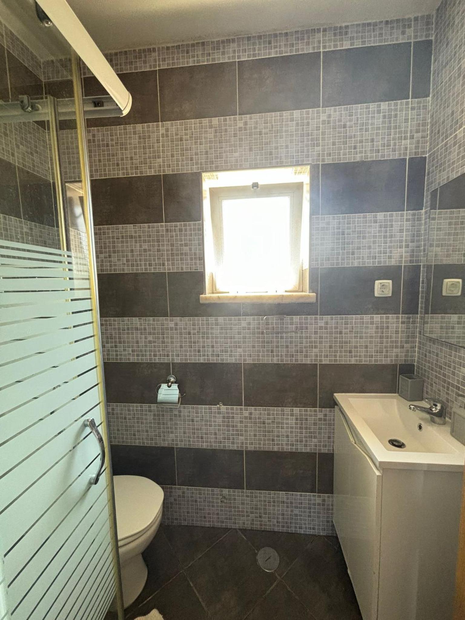 Two-Bedroom Apartment - Photo 5