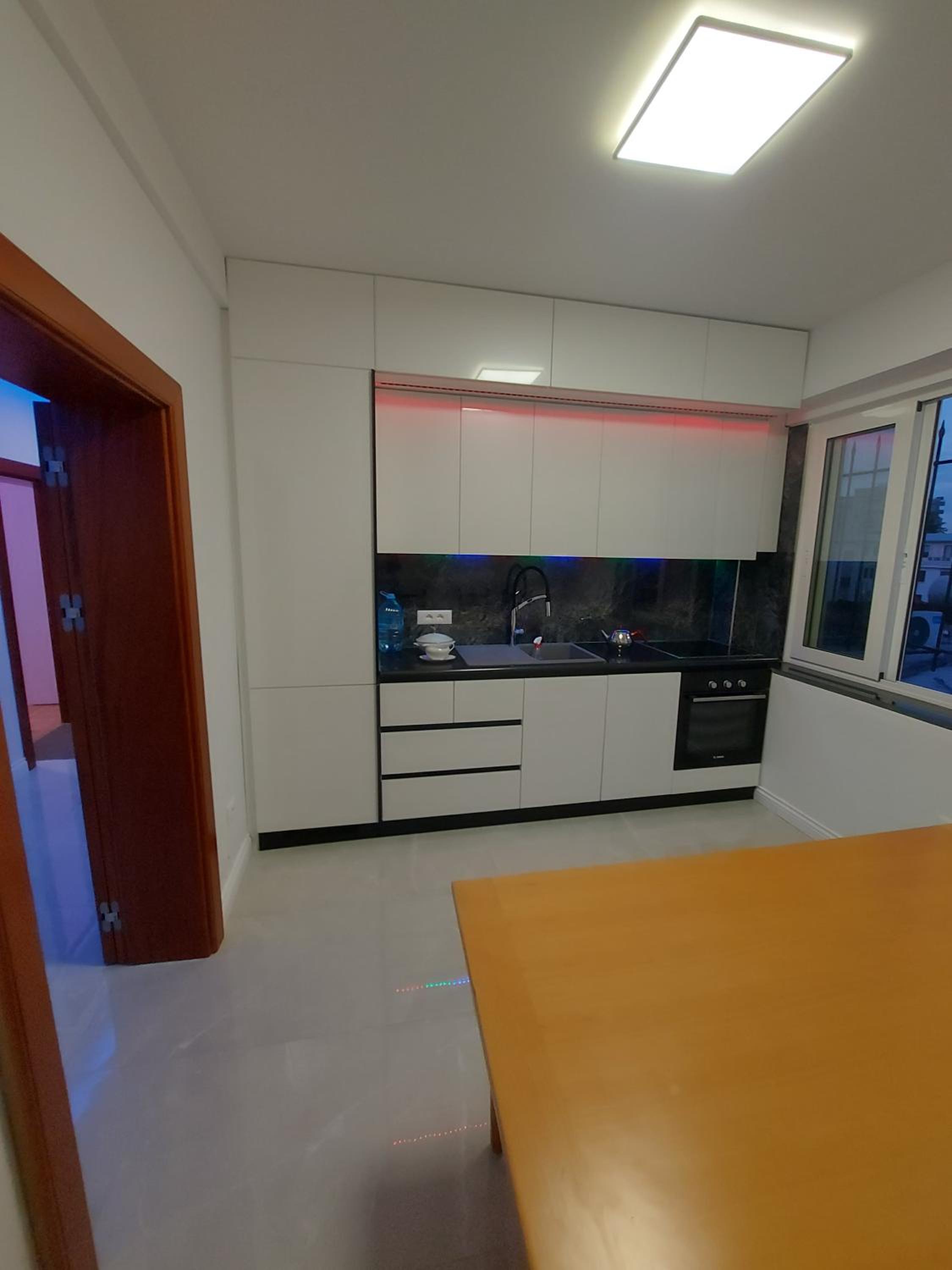 Apartment photo 2