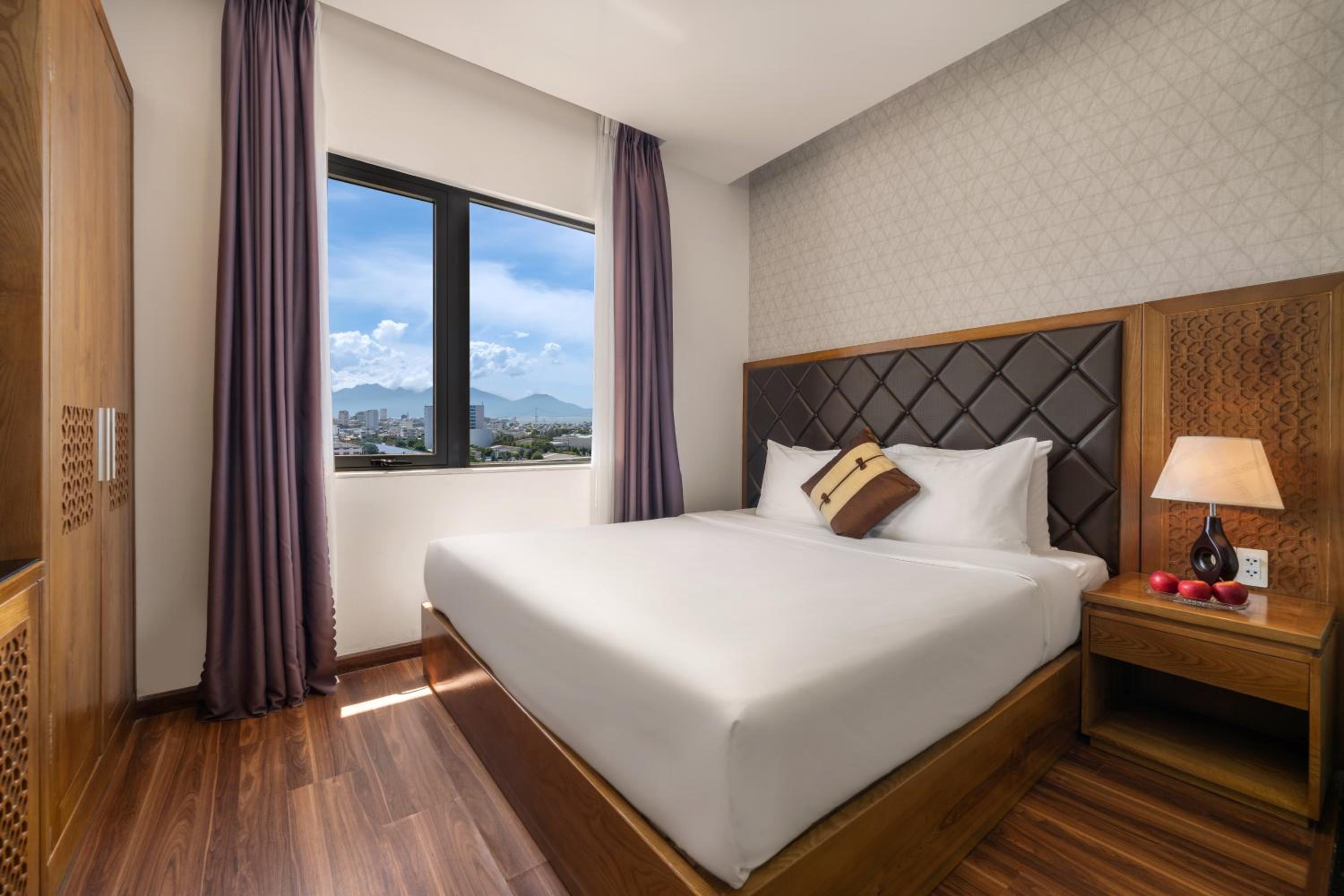 King Room with Mountain View