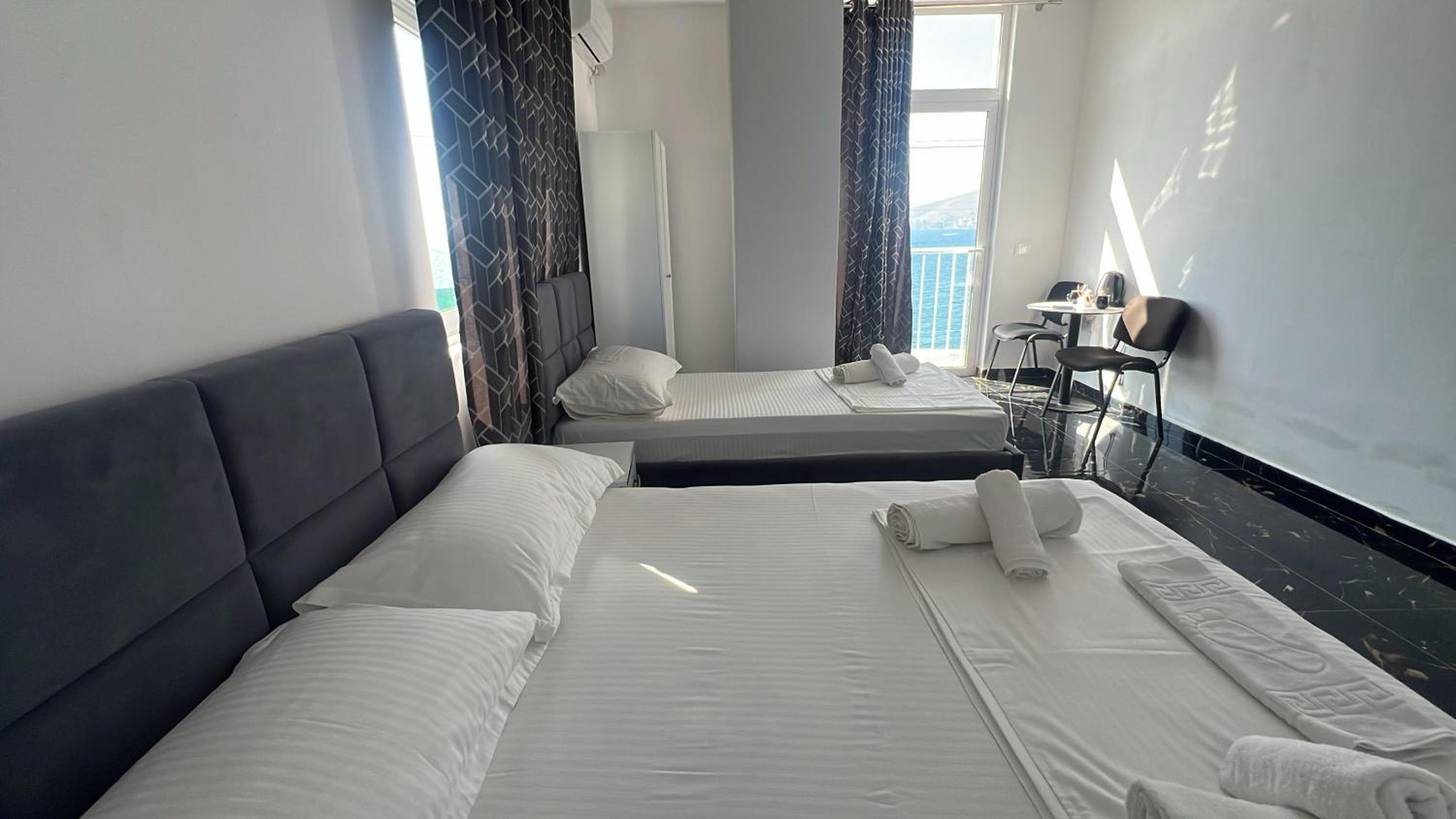 Deluxe Triple Room with Sea View photo 3