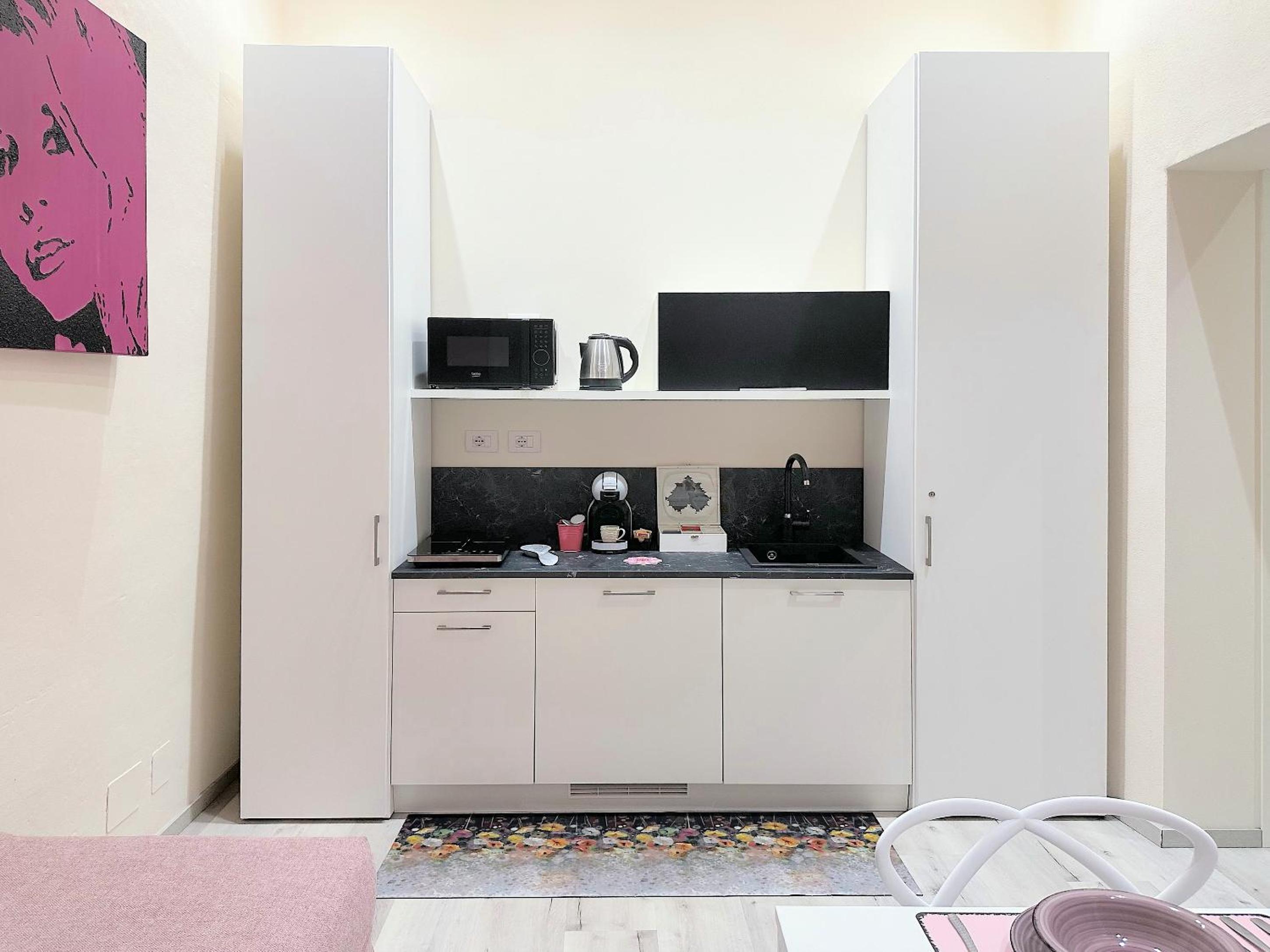 One-Bedroom Apartment photo 3