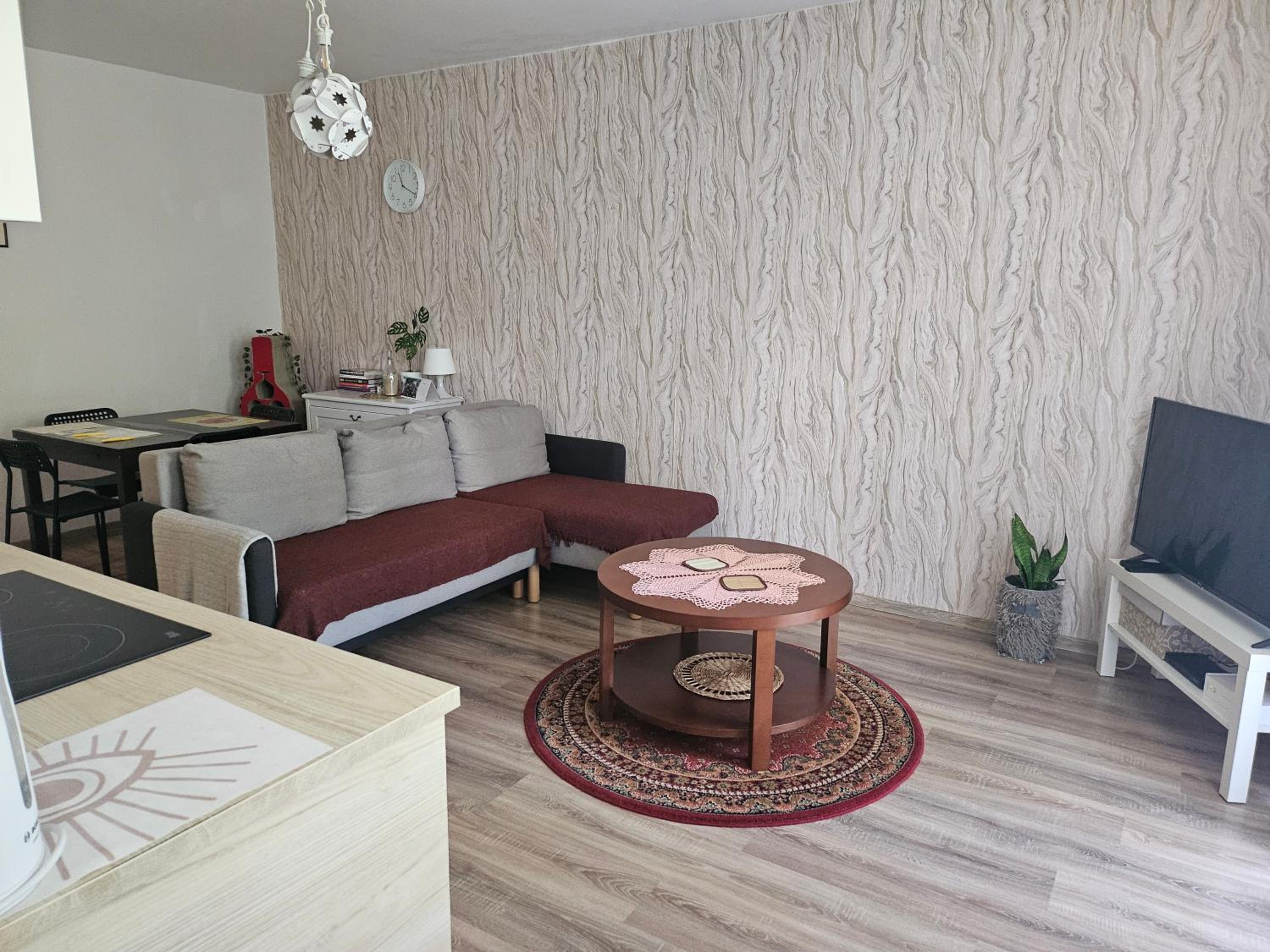 One-Bedroom Apartment - Photo 1