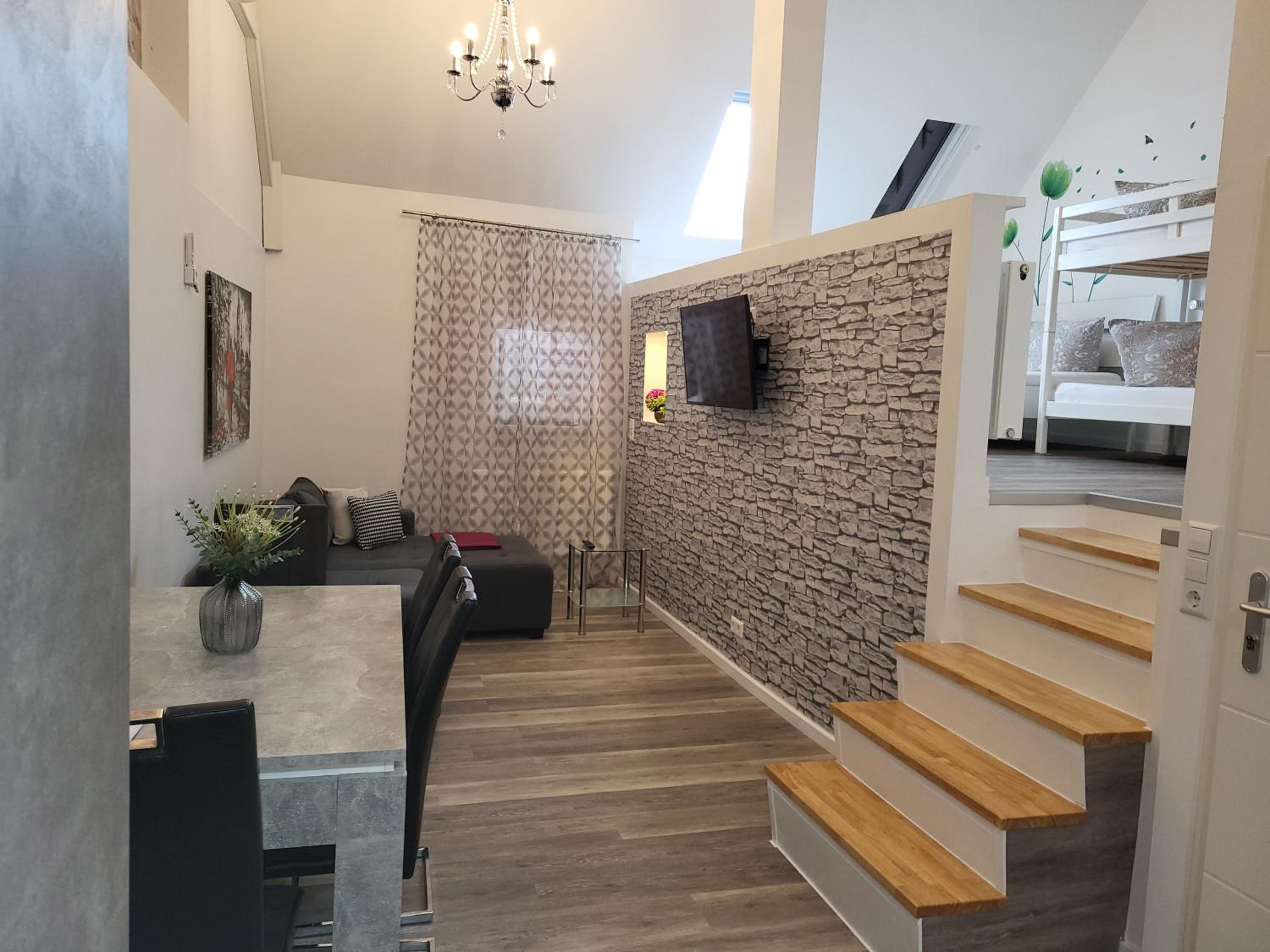 Apartment - Split Level - Photo 7