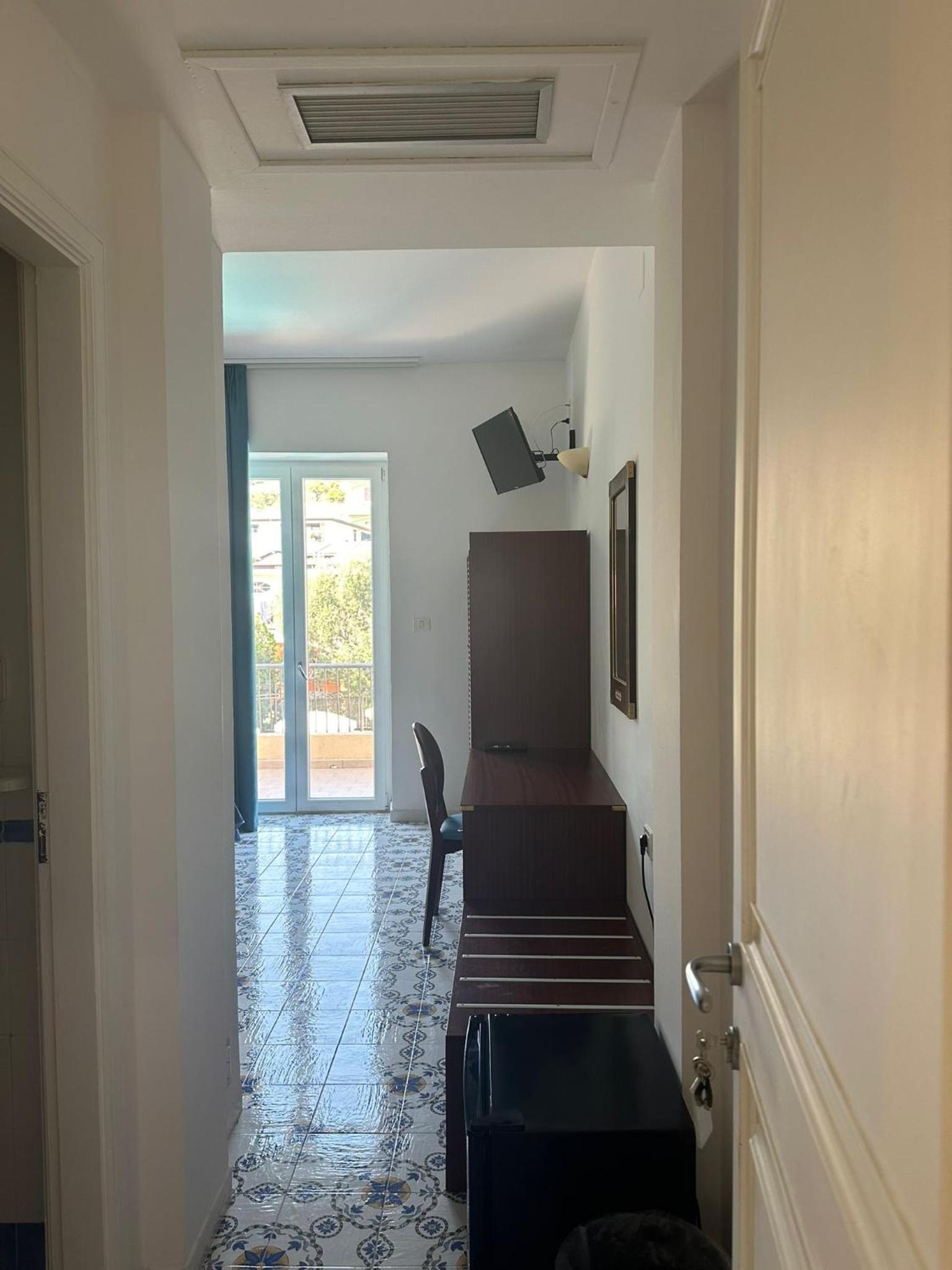 Economy Triple Room
