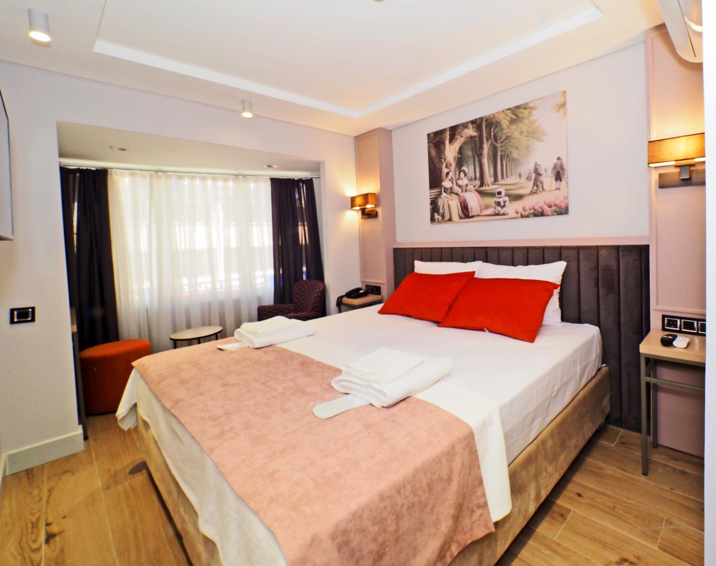 Standard Double Or Twin Room photo 3