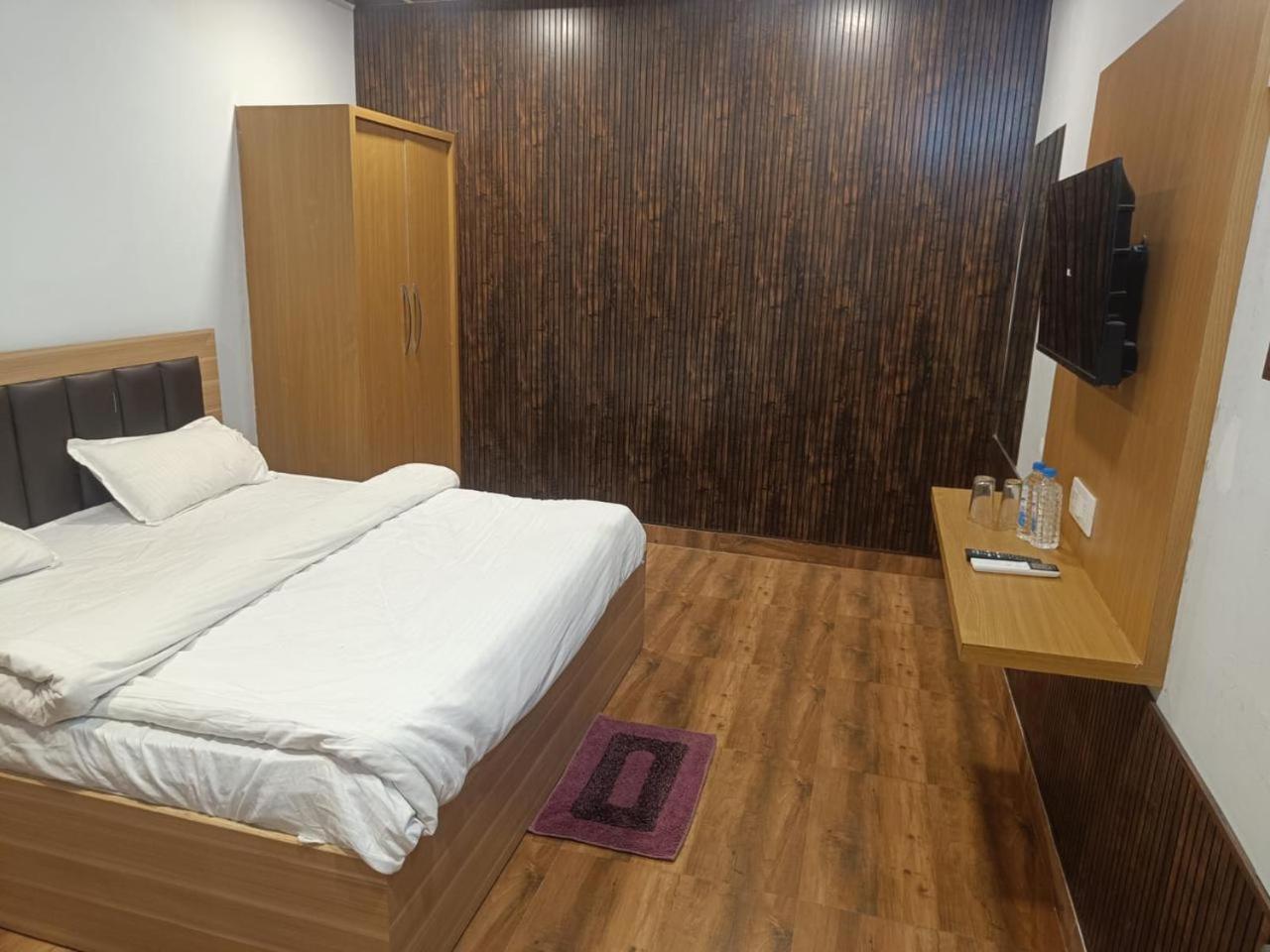 Deluxe Room - Photo 2