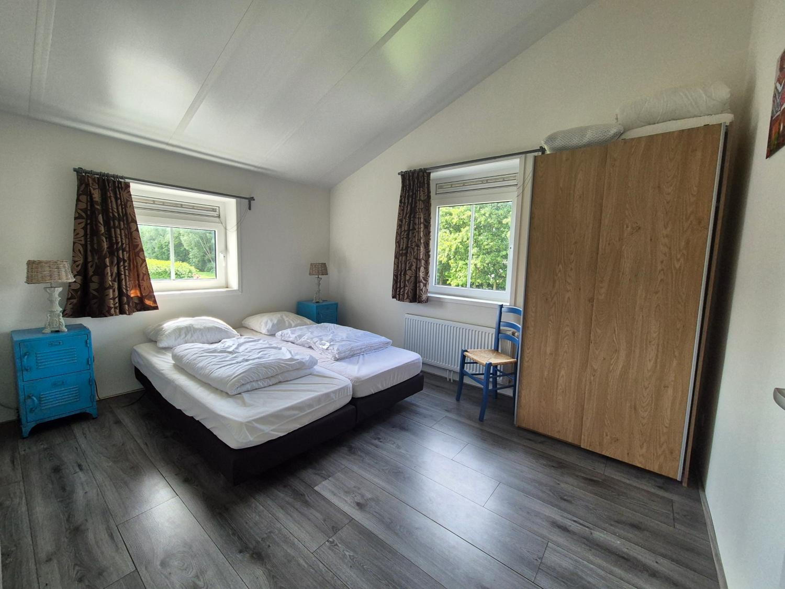 Five-Bedroom House photo 1