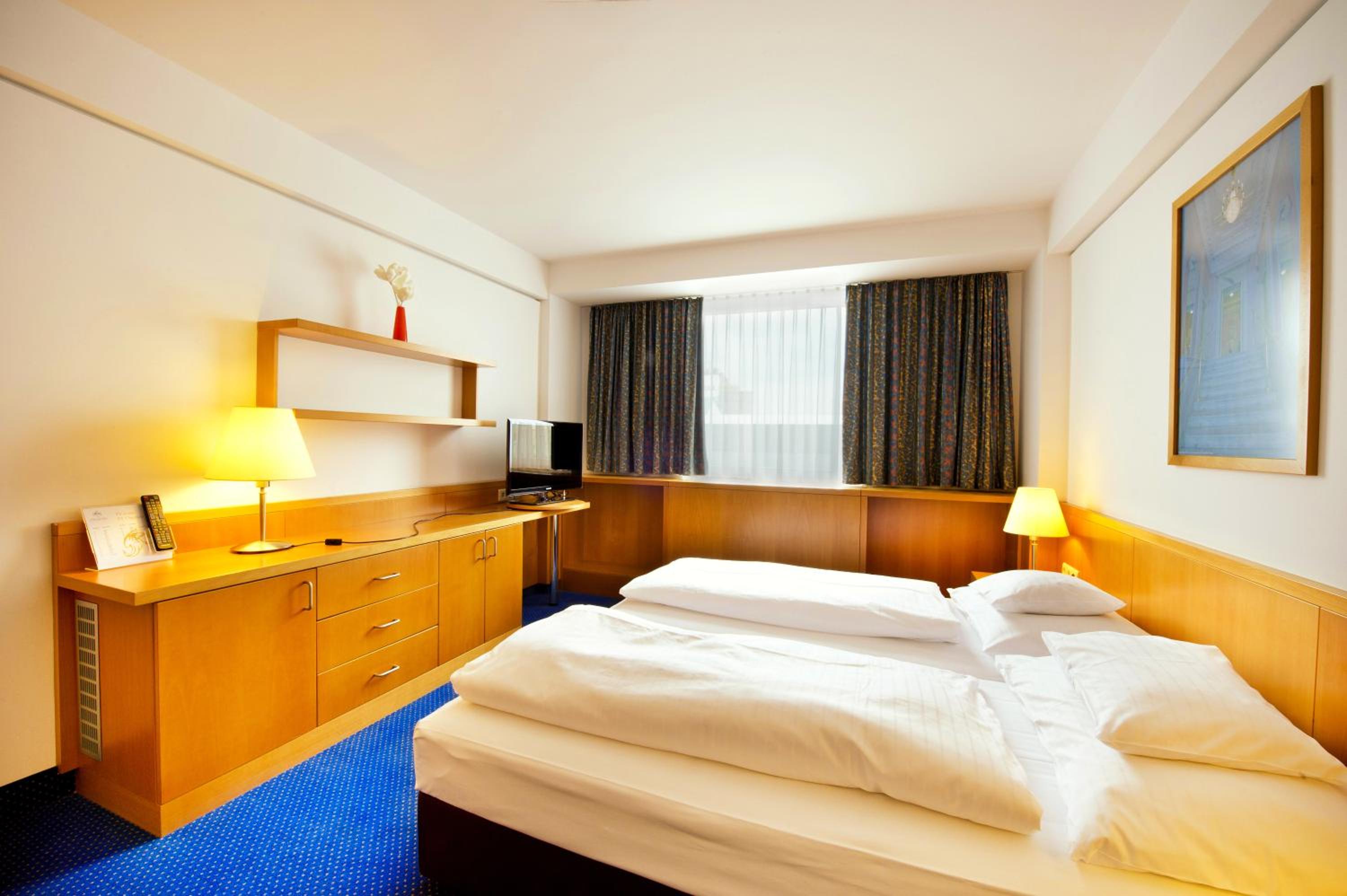 Standard Double Room photo 2