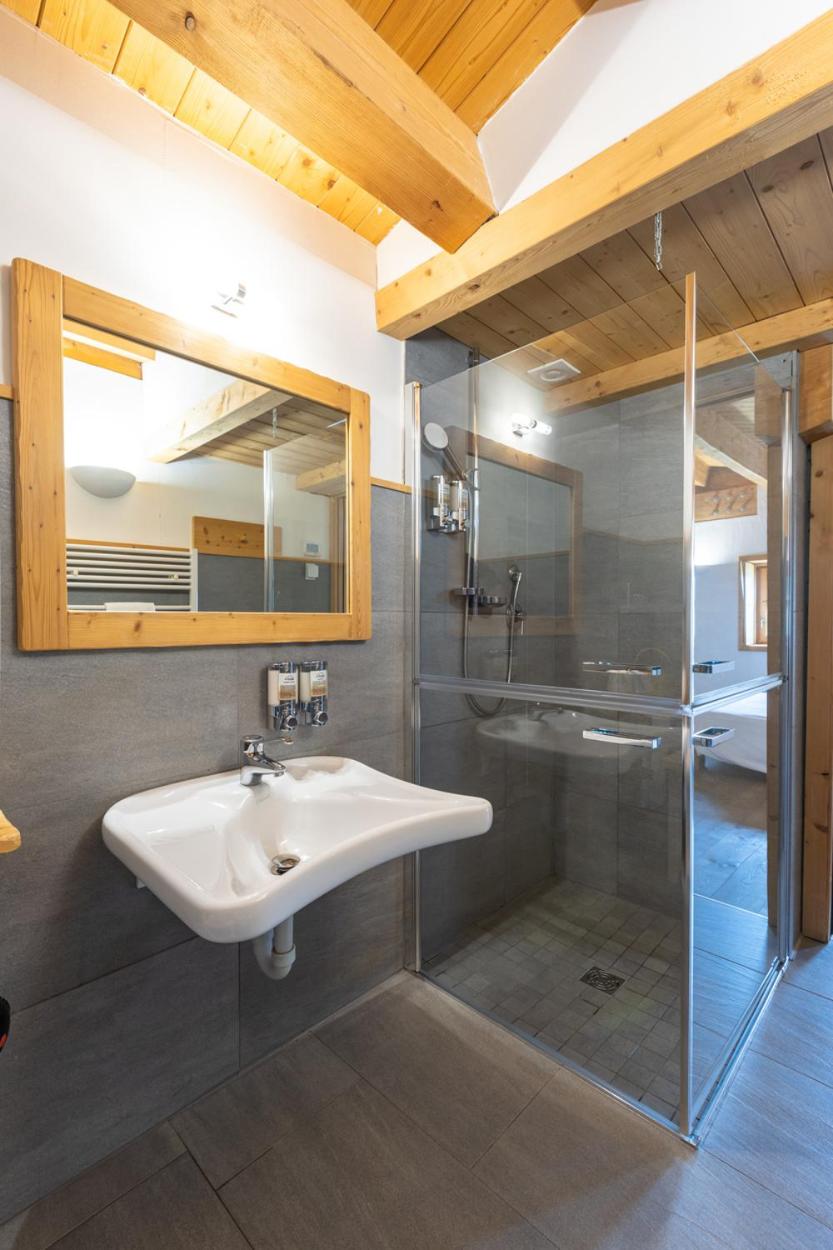 Double Room - Disability Access - Photo 3