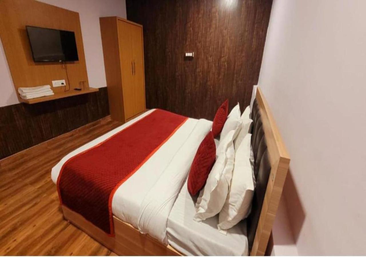 Deluxe Room - Photo 8