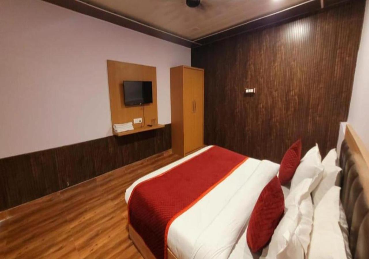 Deluxe Room - Photo 9