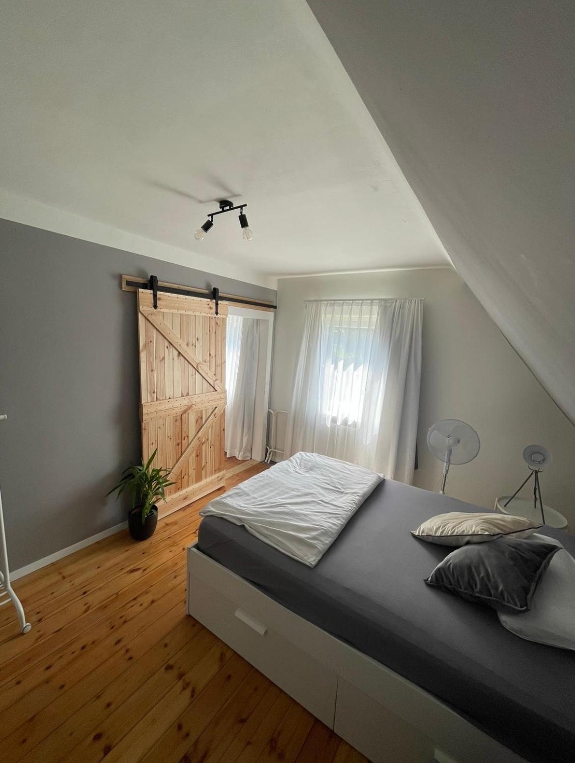 Three-Bedroom Apartment photo 2